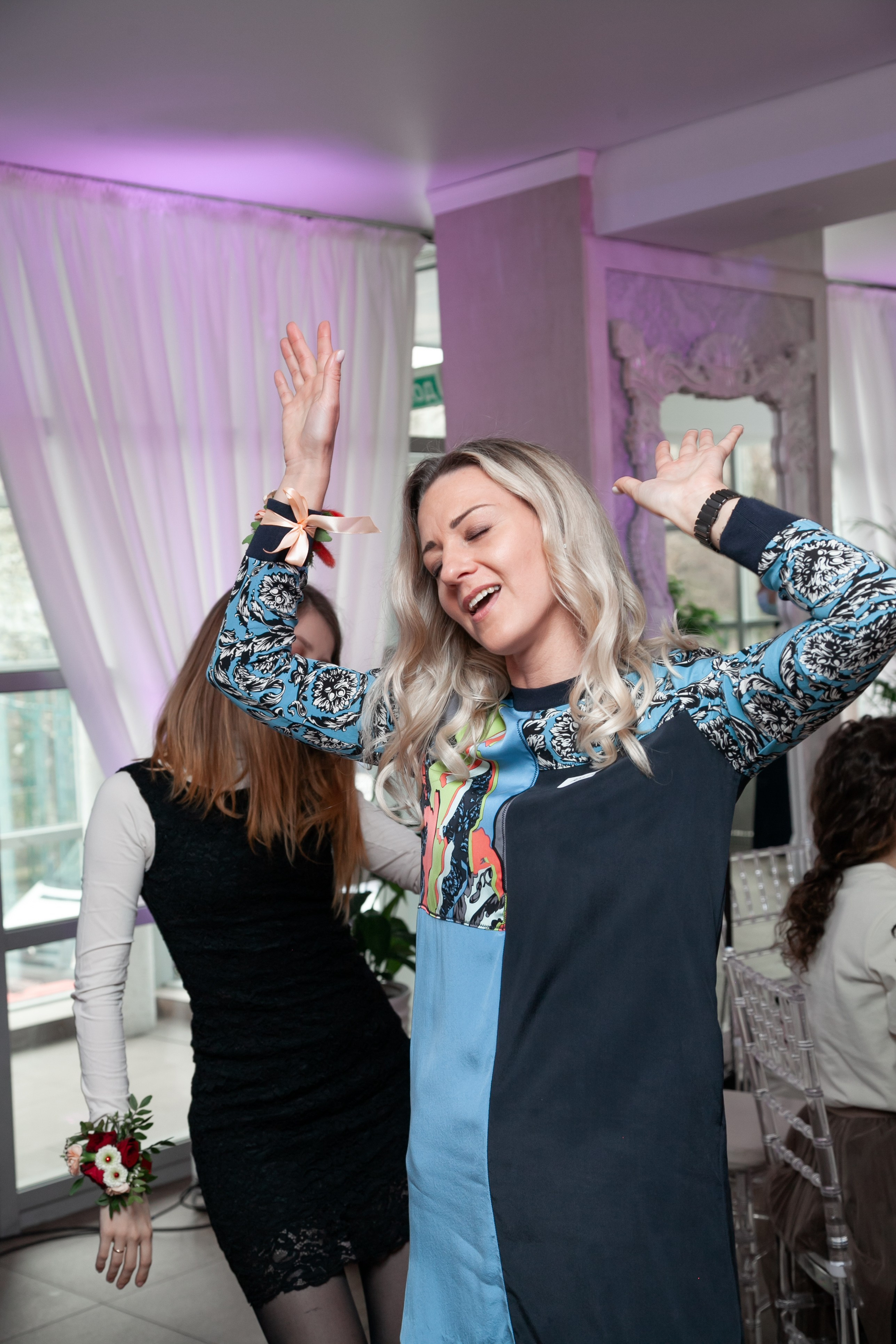 Встреча клуба Блиновской. Двойняшки-фотографы Анна и Анастасия в Санкт-Петербурге