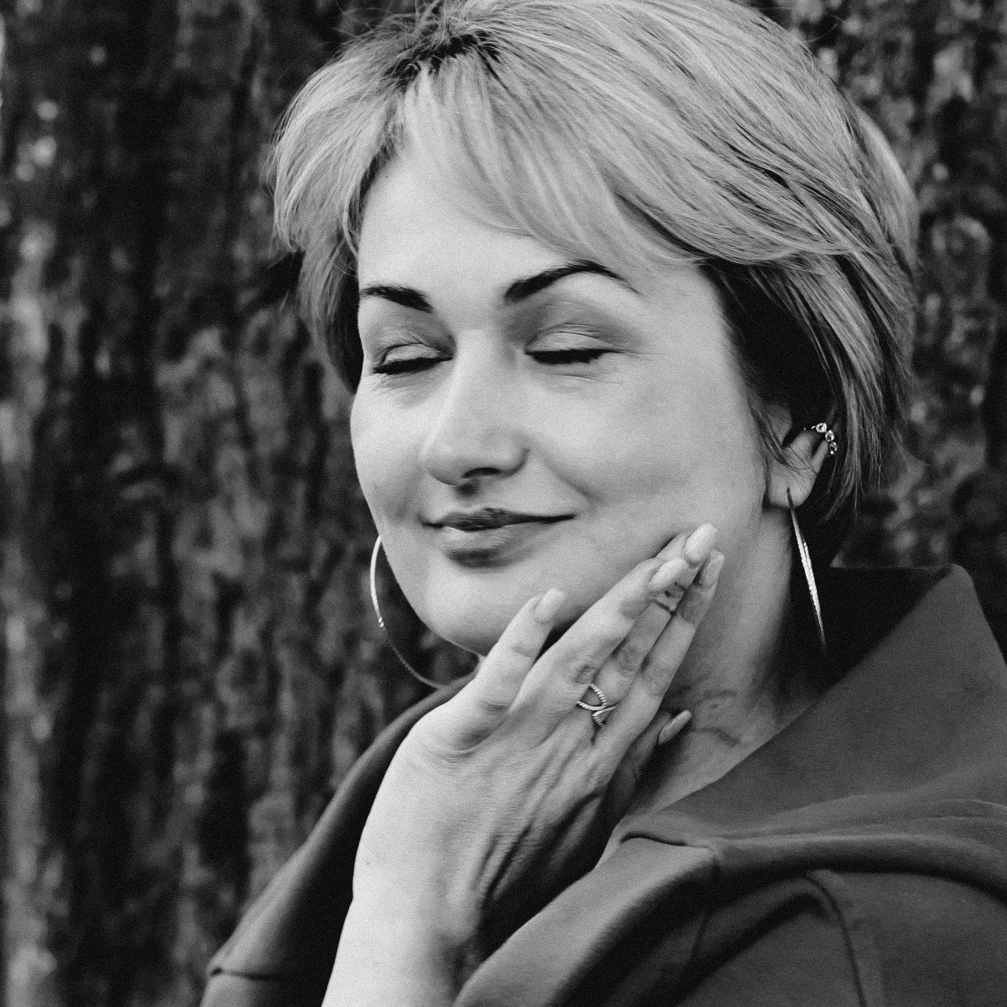 Татьяна, прогулка в парке Ильинка. Свадебный и семейный фотограф в г. Волхов Алексей Кочерыжкин