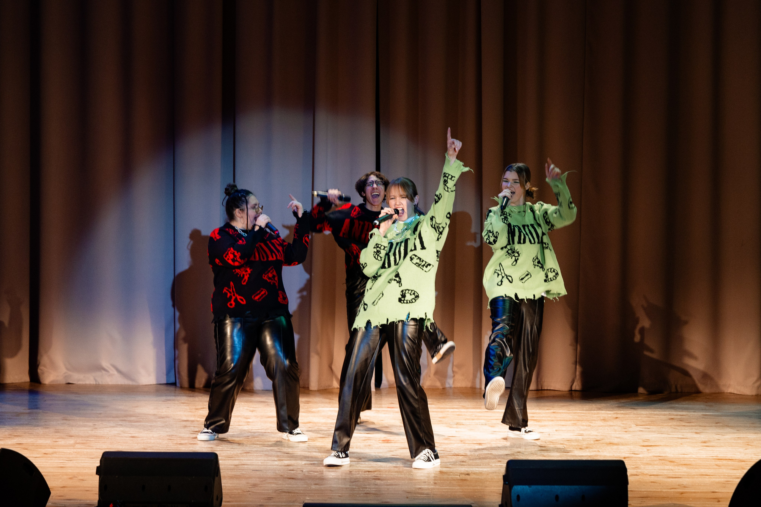 Концерт ДК Буривестник. Фотограф Никита Комаров