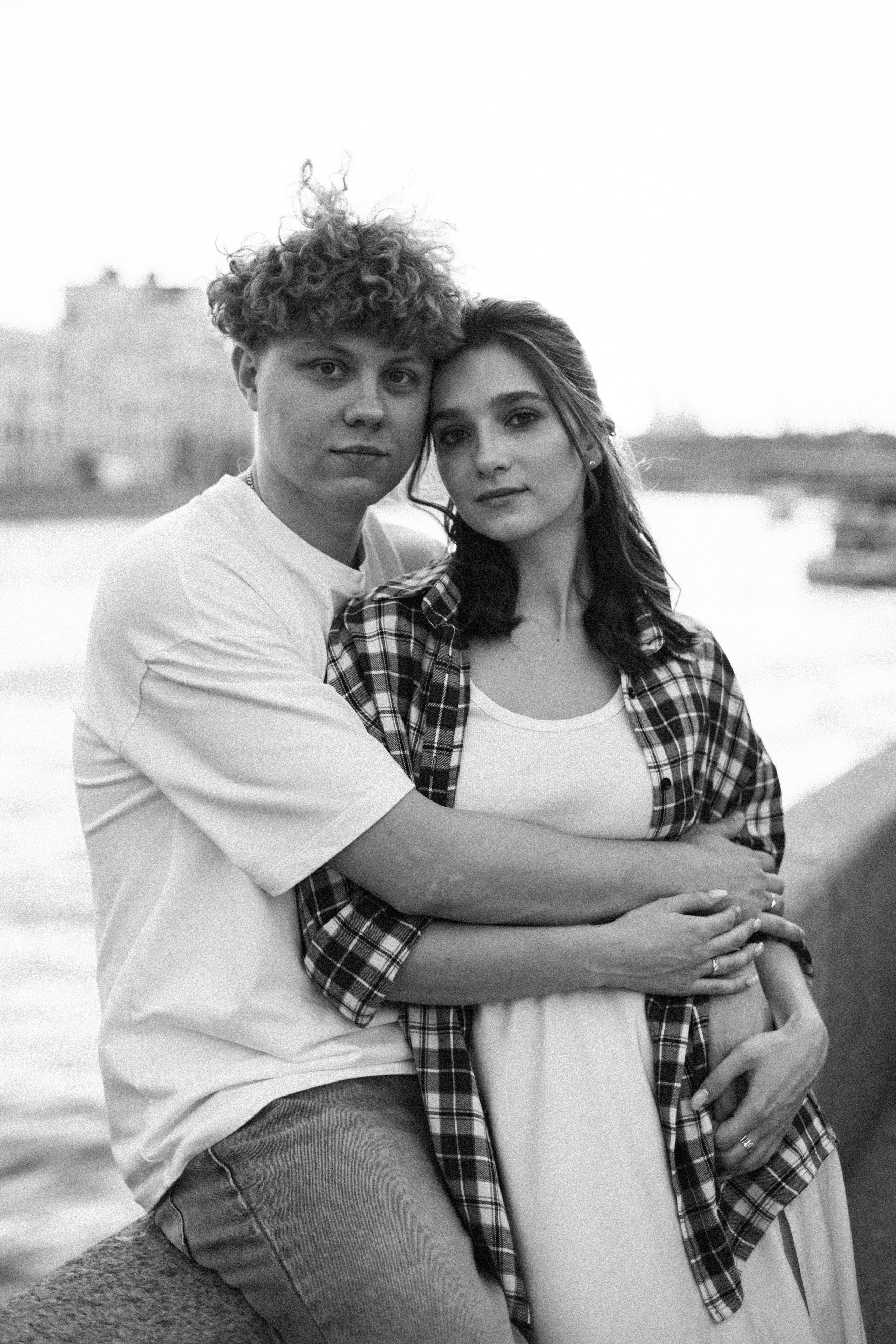 With a breeze. Wedding and family photographer