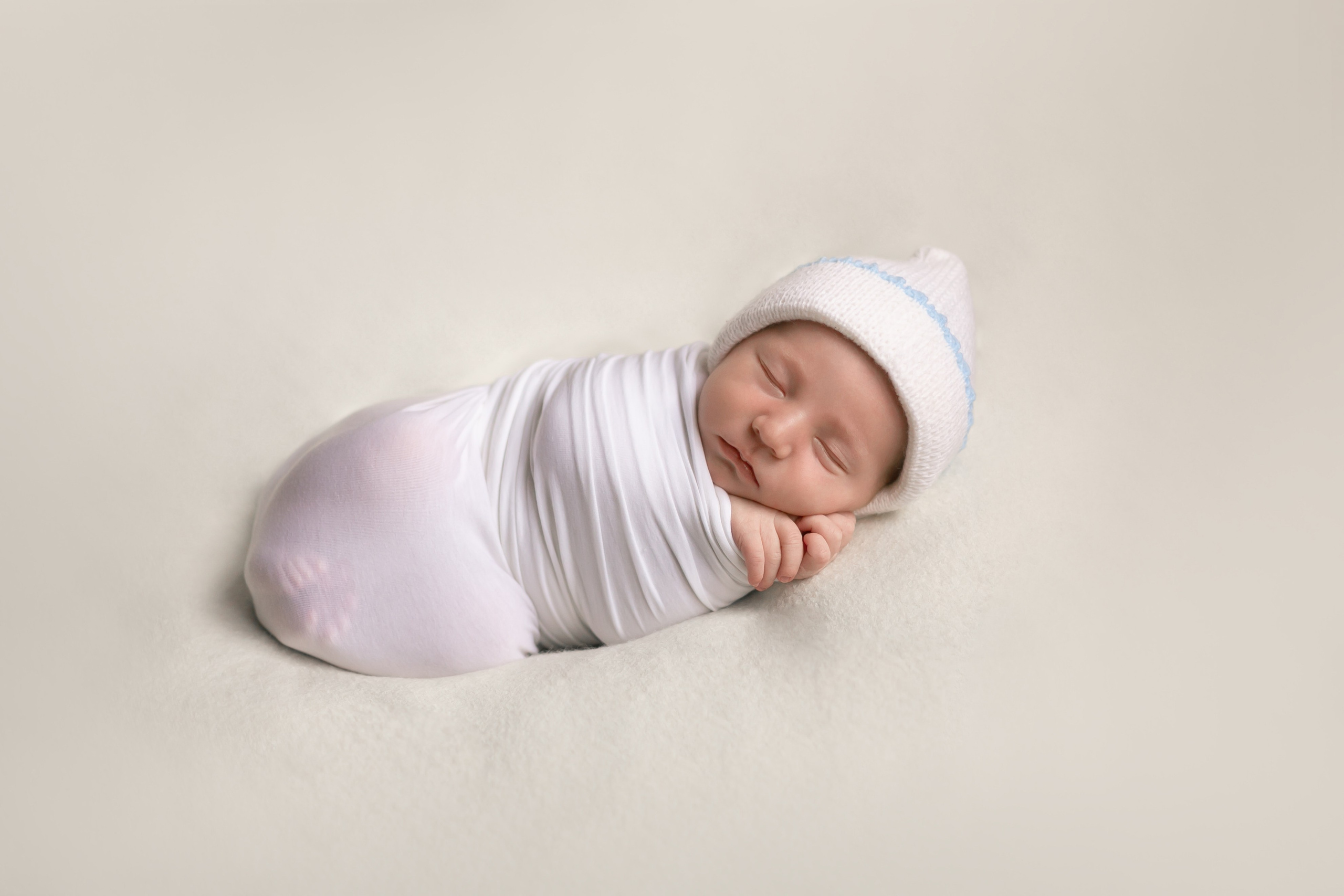 PH @blossombabyru. Retoucher Aleksmokh