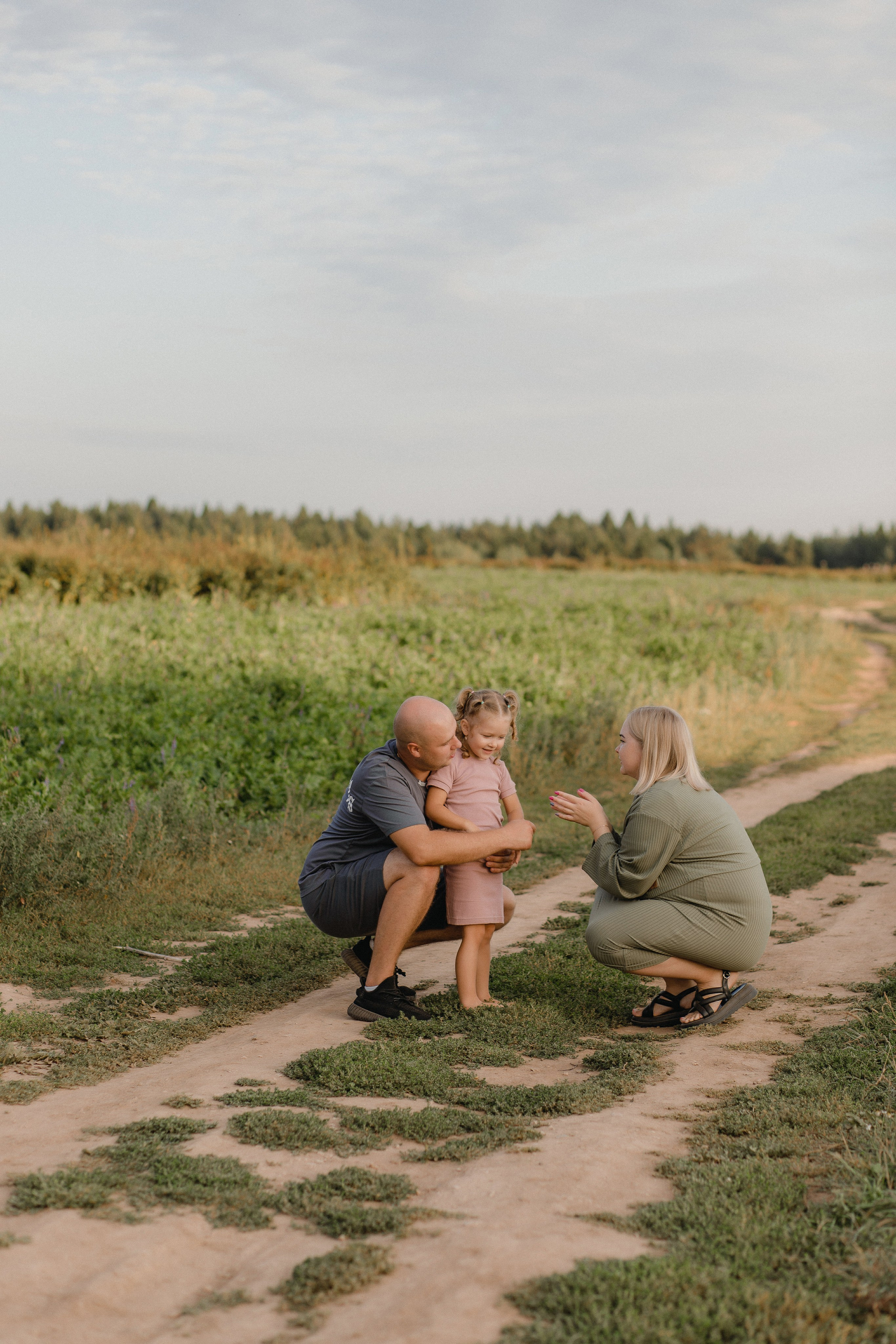 Аня, Вадим и Ева. Главная
