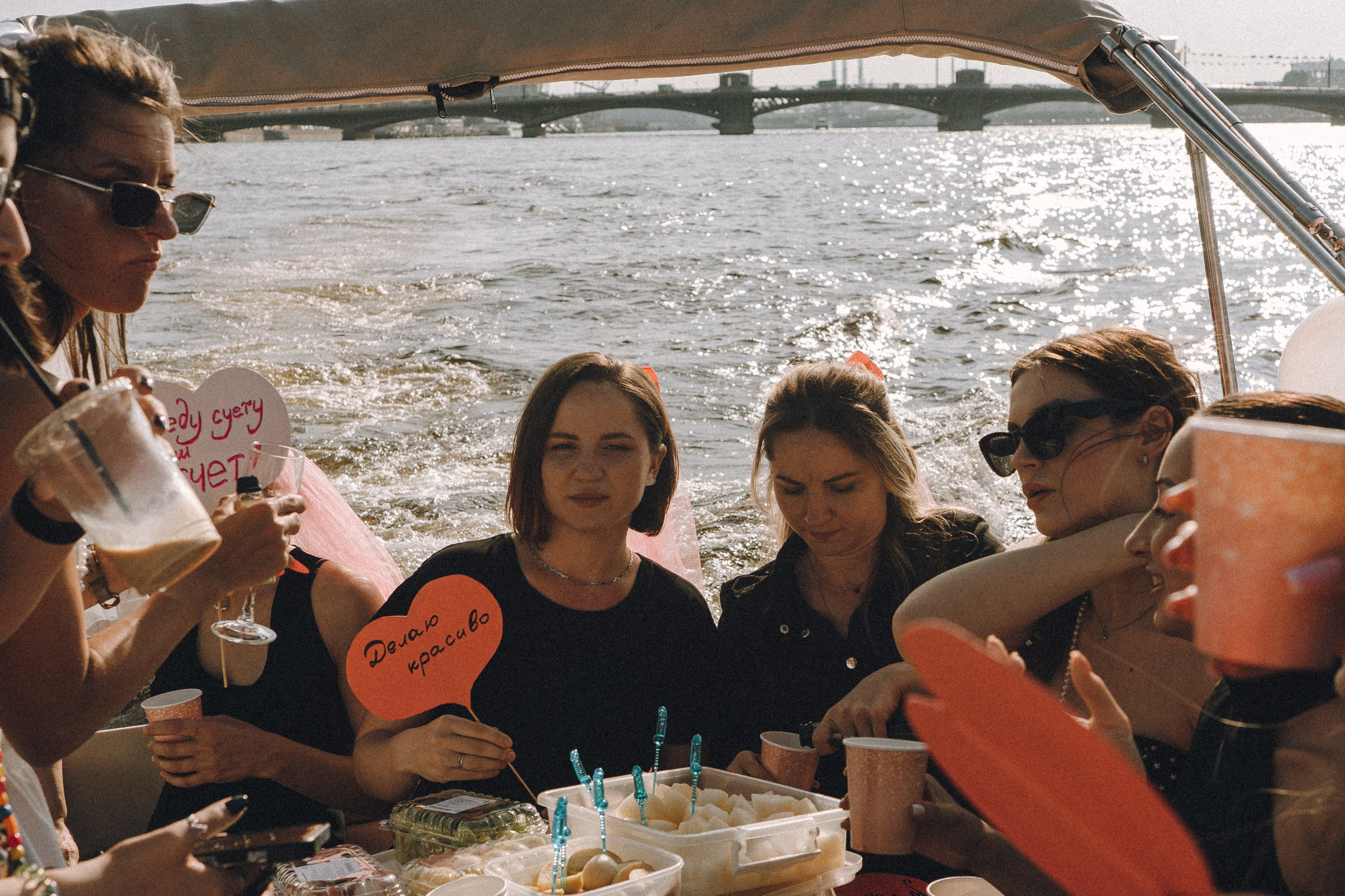 ДЕВИЧНИК НА КАТЕРЕ. Профессиональный фотограф, Санкт-Петербург — Виктория Богомолова