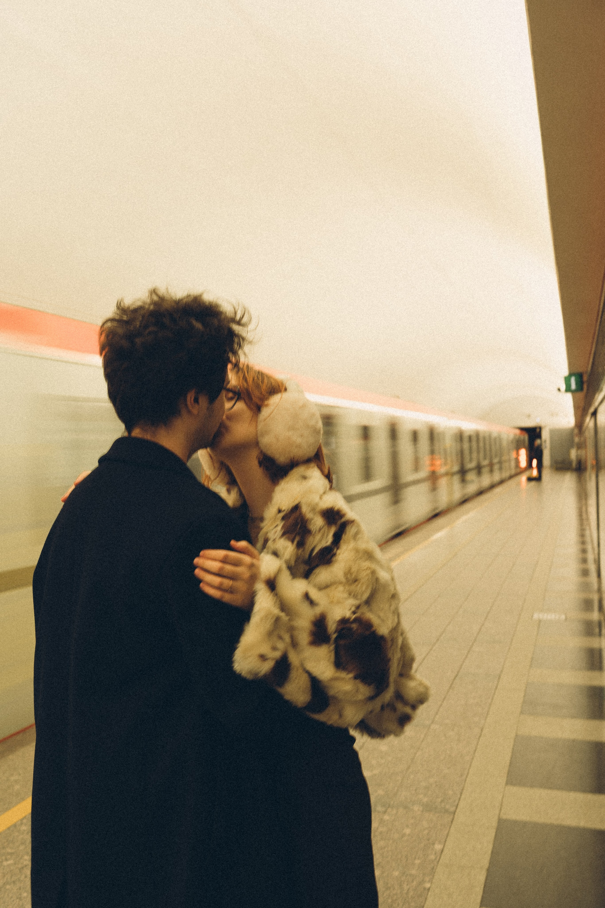 НОВОГОДНЯЯ ФОТОСЕСИИЯ ПАРЫ В МЕТРО ЛЮБОВЬ. Профессиональный фотограф, Санкт-Петербург — Виктория Богомолова