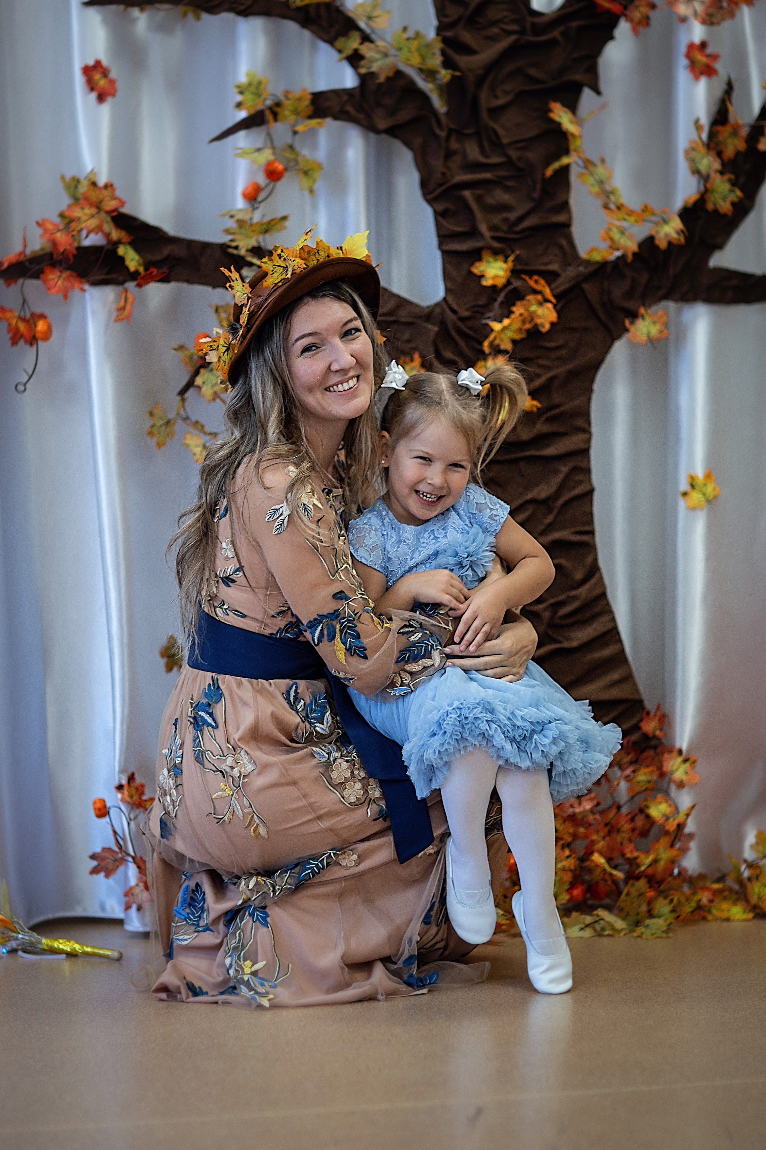 Волшебный зонтик осени_2023 год. Семейный фотограф в Санкт-Петербурге