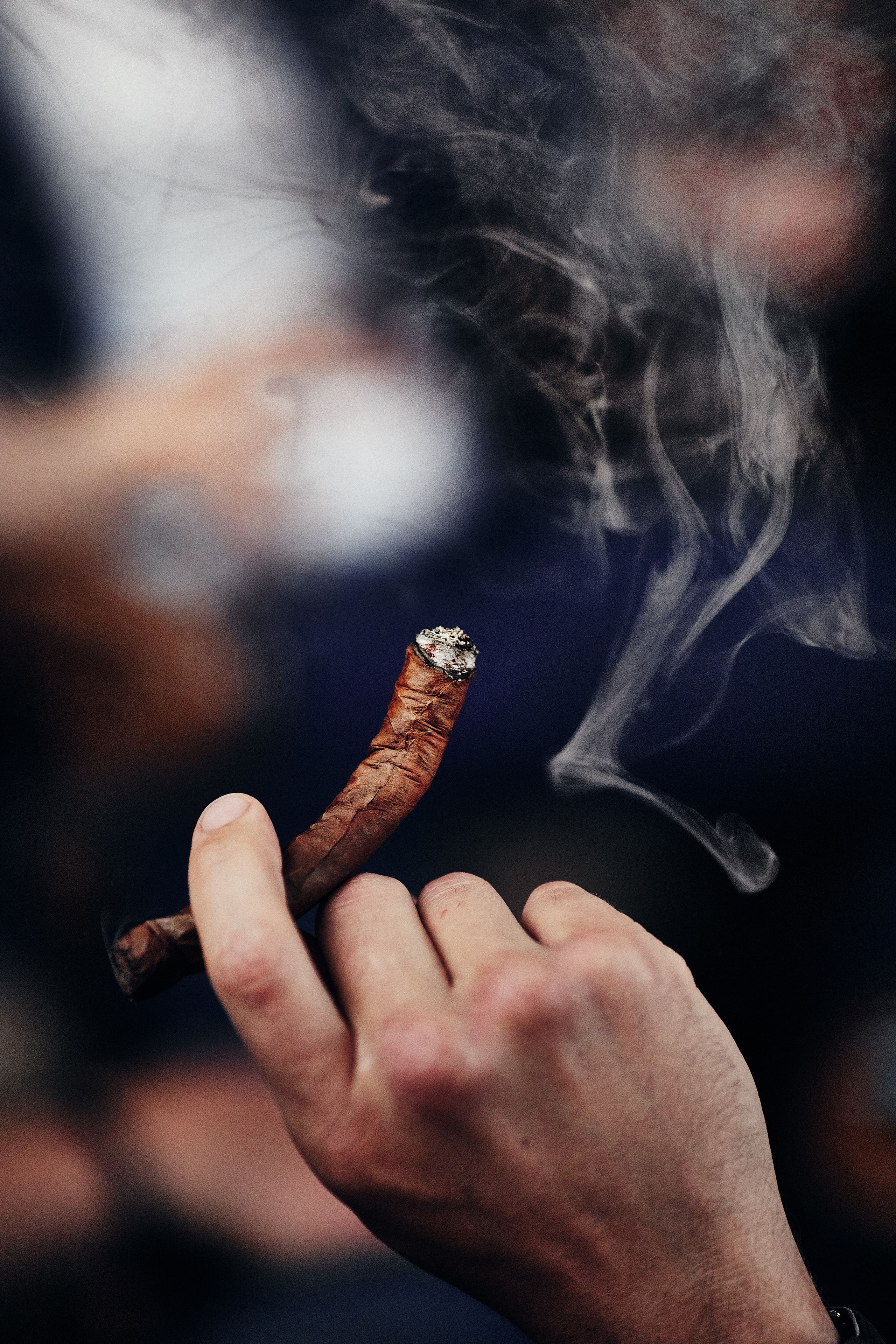 Сигарный клуб на Якиманке. Репортажный фотограф в Москве Константин Дерягин