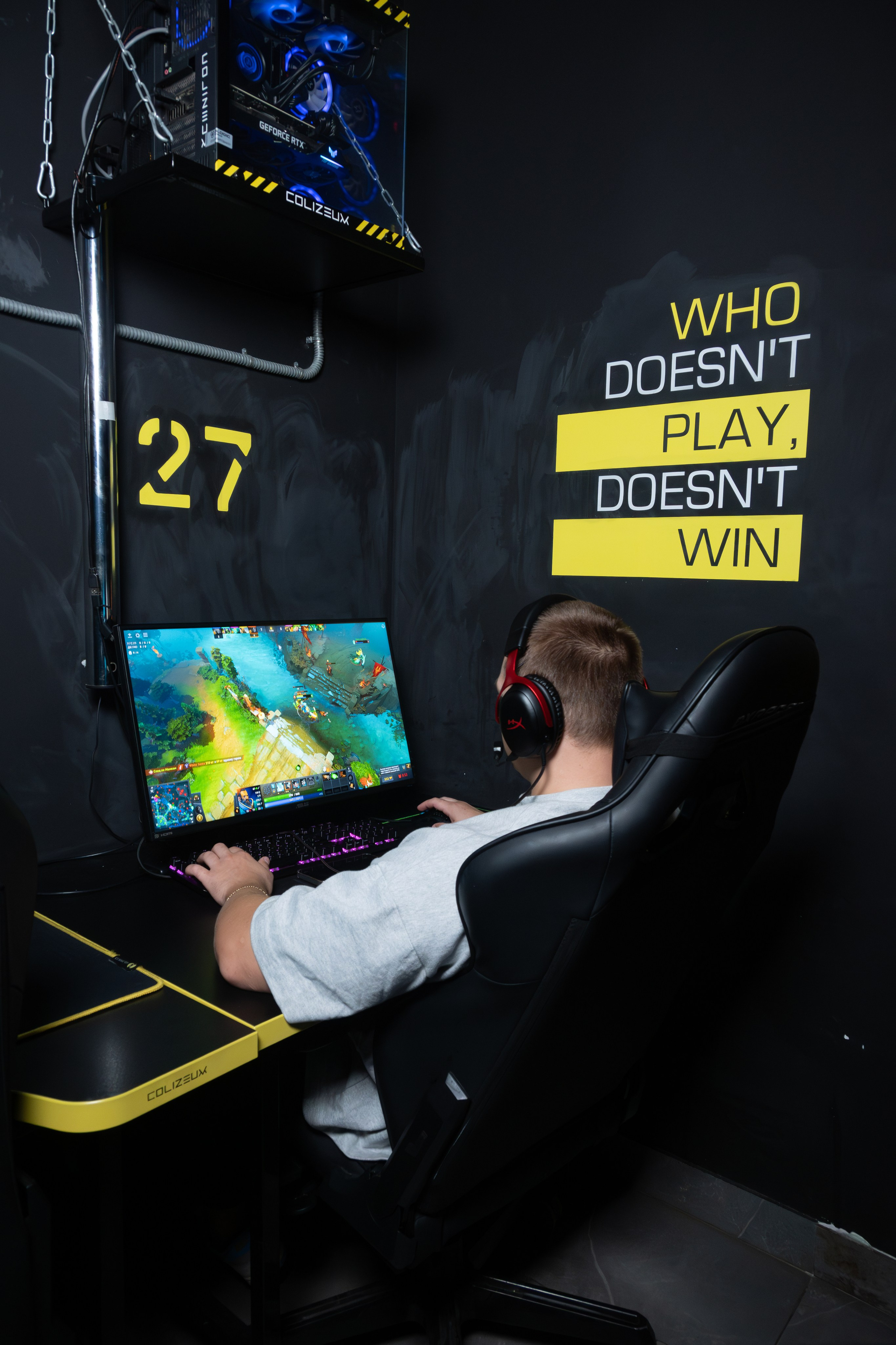 Репортаж в киберспортивном клубе Kolizeum. Фотограф мероприятий в Москве