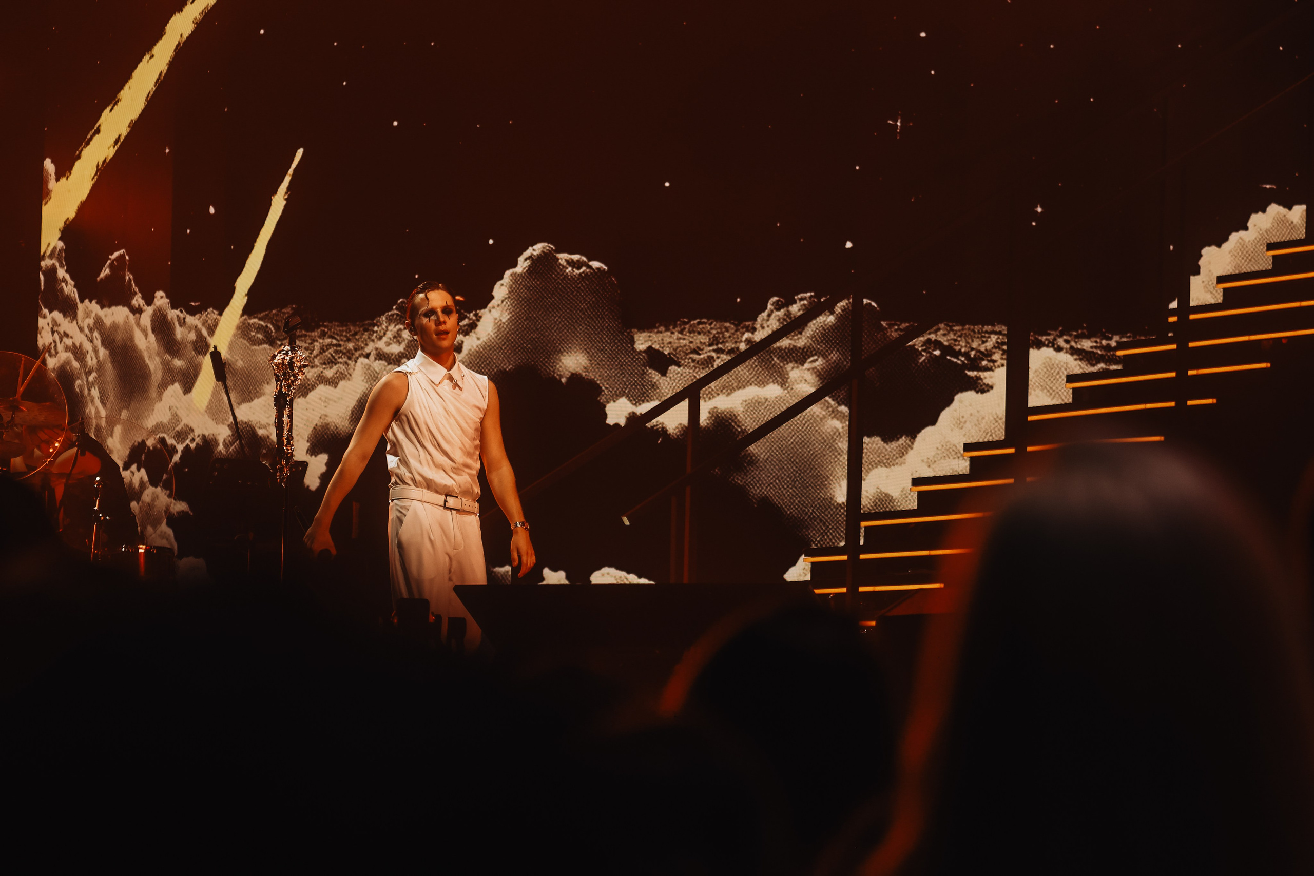 ВАНЯ ДМИТРИЕНКО