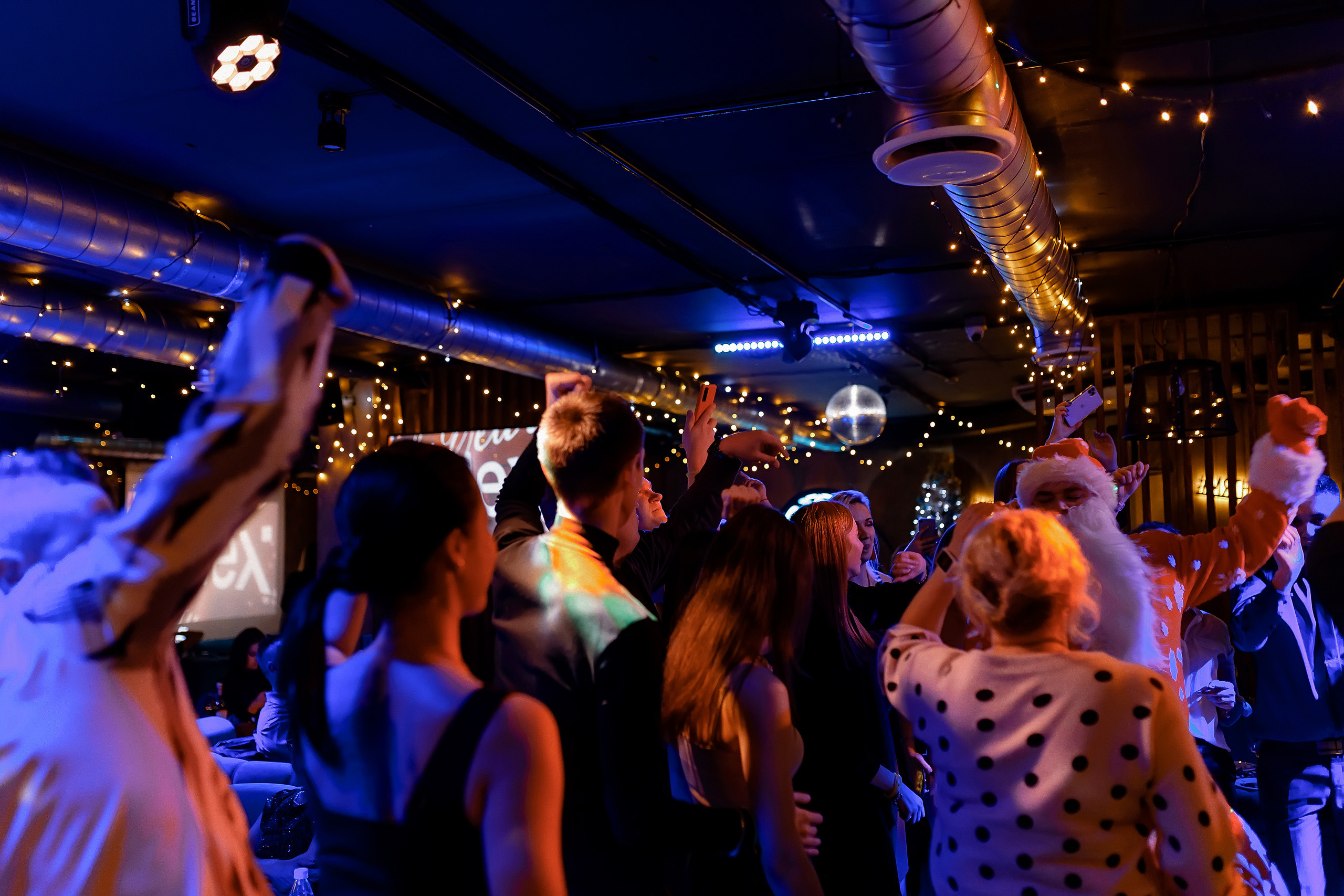 18\12\21 Новогоднее караоке в Мяте. Мята Спортивная — Кальянная, караоке, бар в Минске