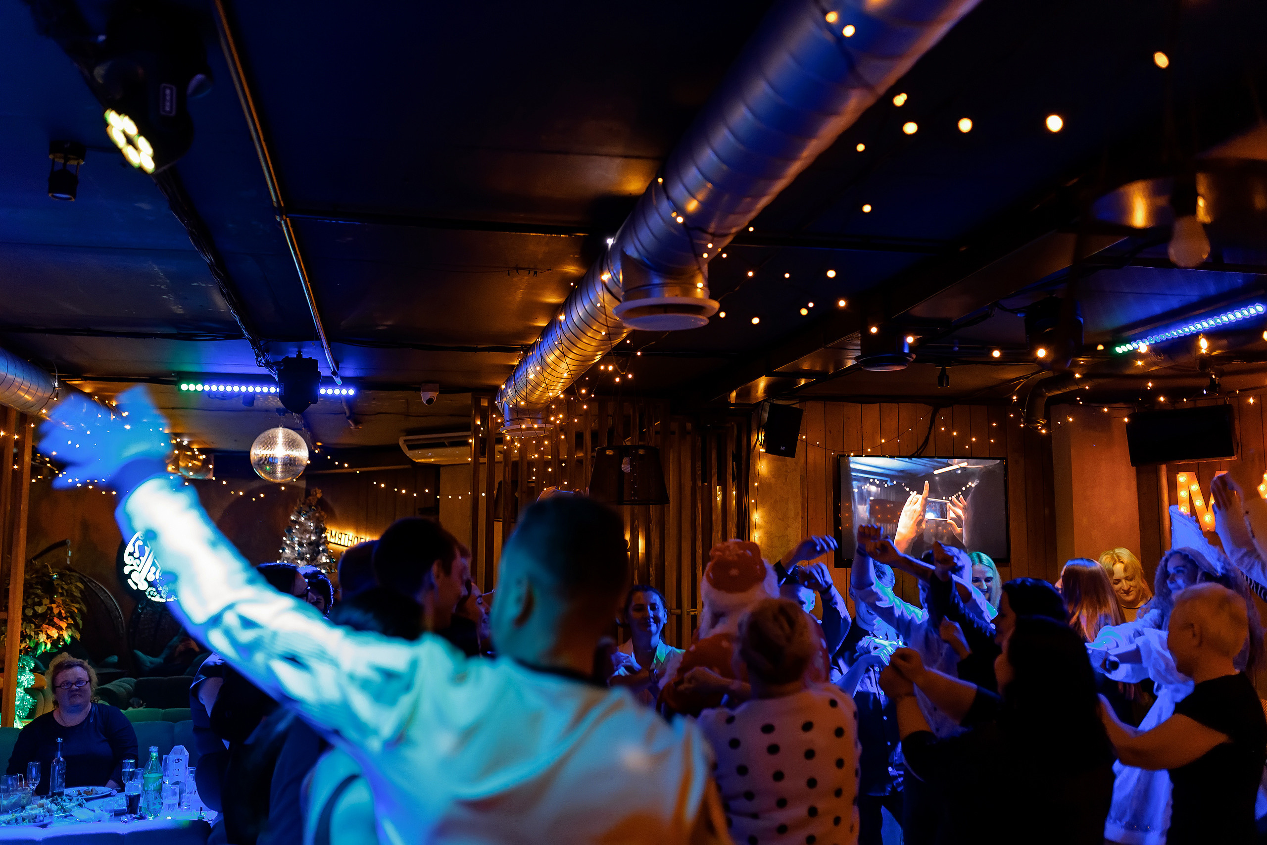 18\12\21 Новогоднее караоке в Мяте. Мята Спортивная — Кальянная, караоке, бар в Минске