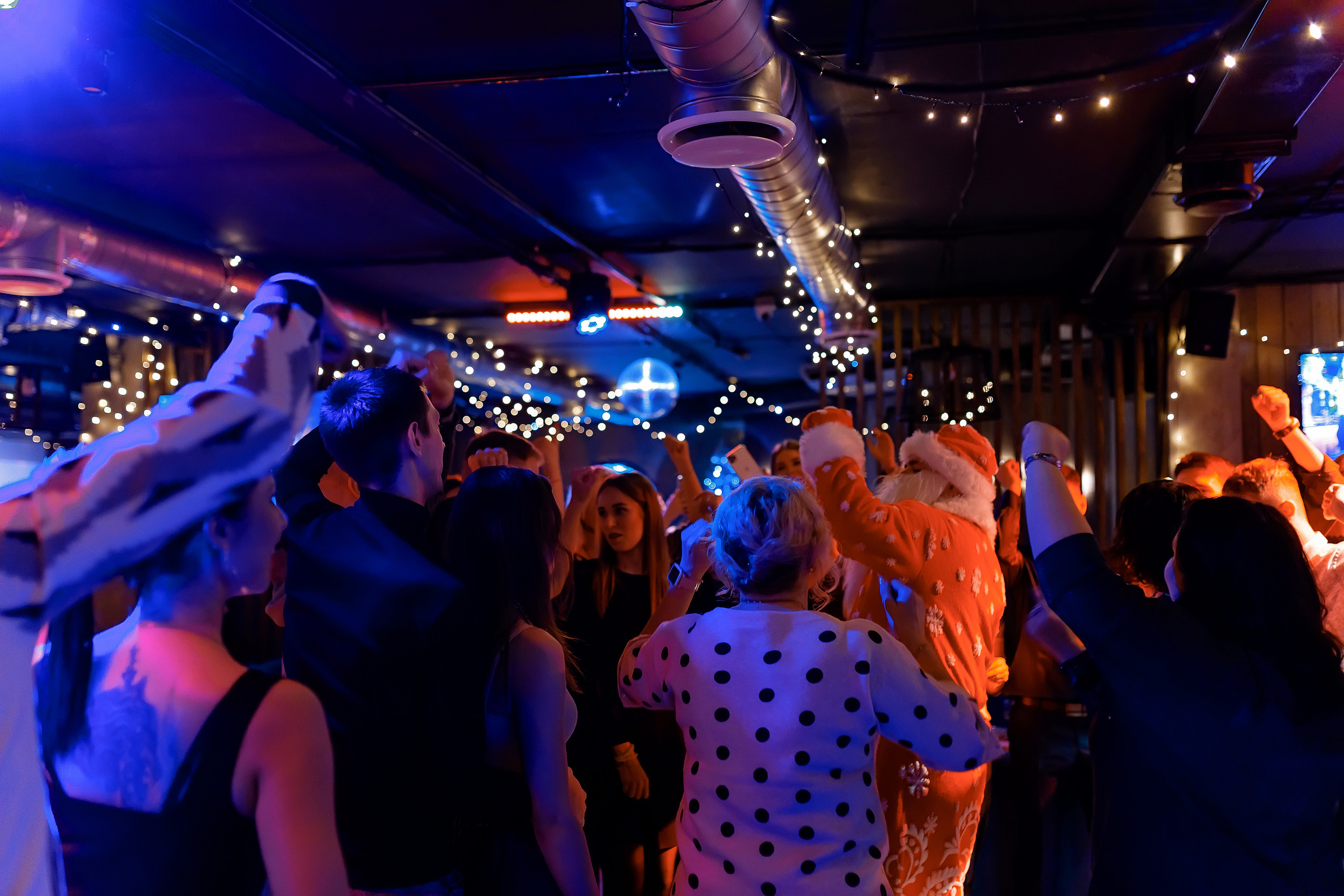 18\12\21 Новогоднее караоке в Мяте. Мята Спортивная — Кальянная, караоке, бар в Минске