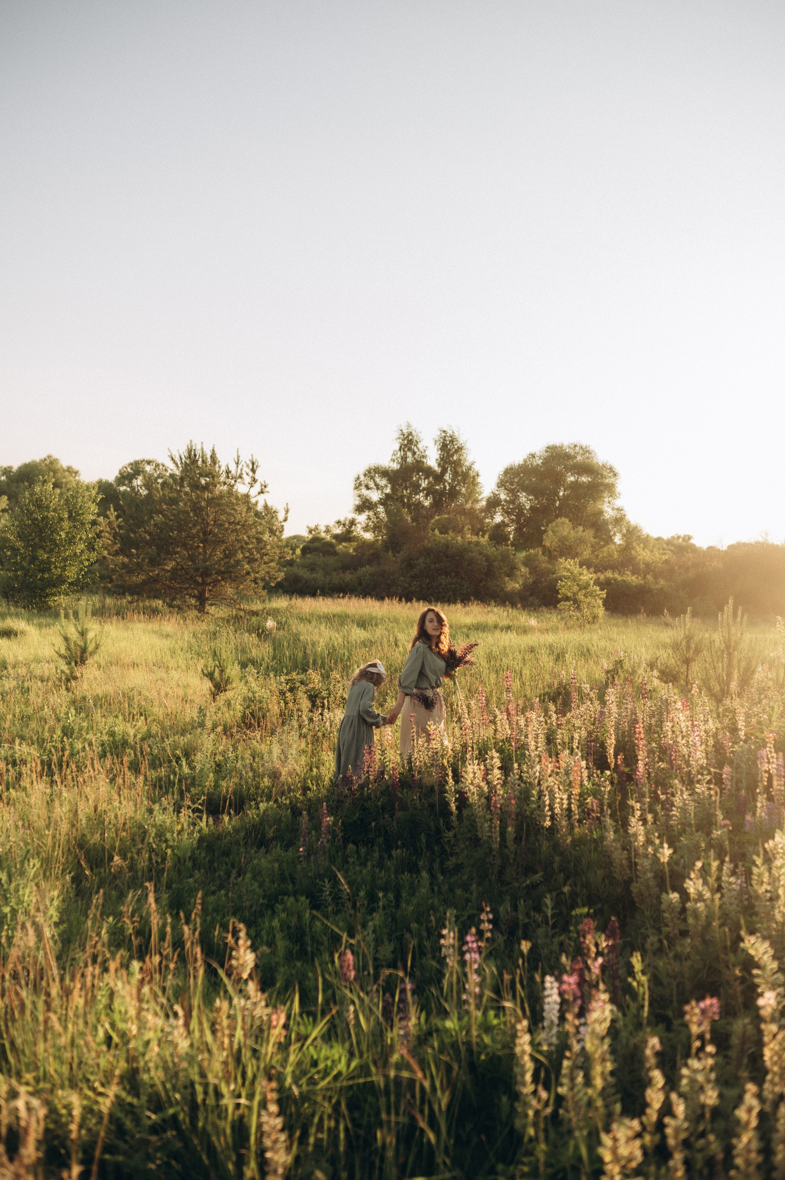 Кристина, Соня и люпиновый вечер. Фотограф Мария Стрелкова