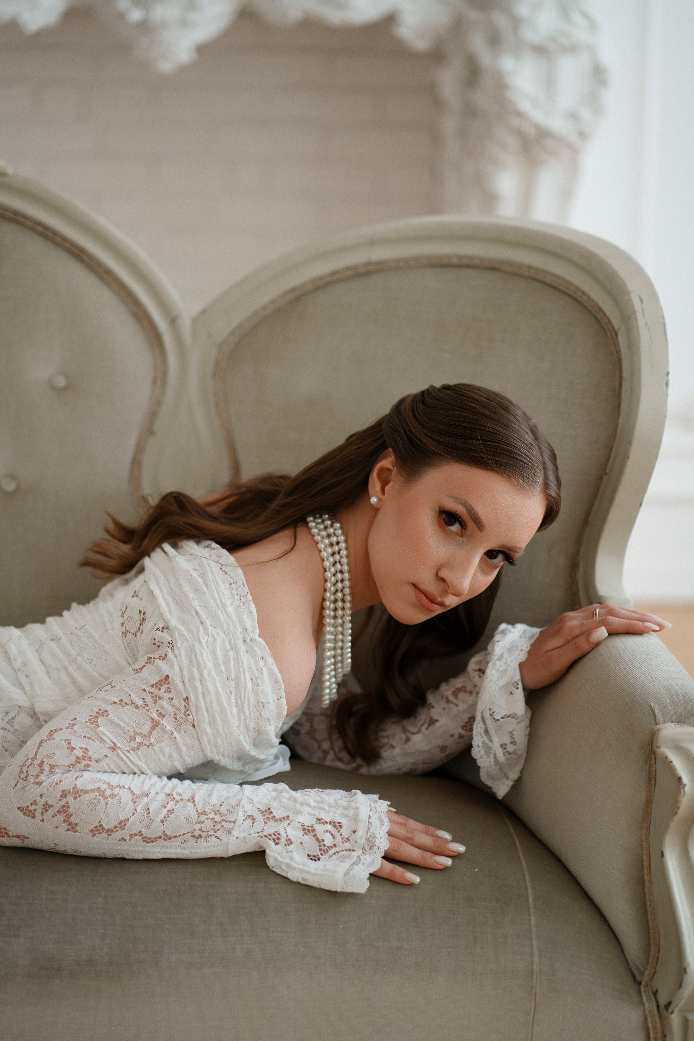 "Свадебная фотосессия в Пензе: нежный образ невесты в студии".