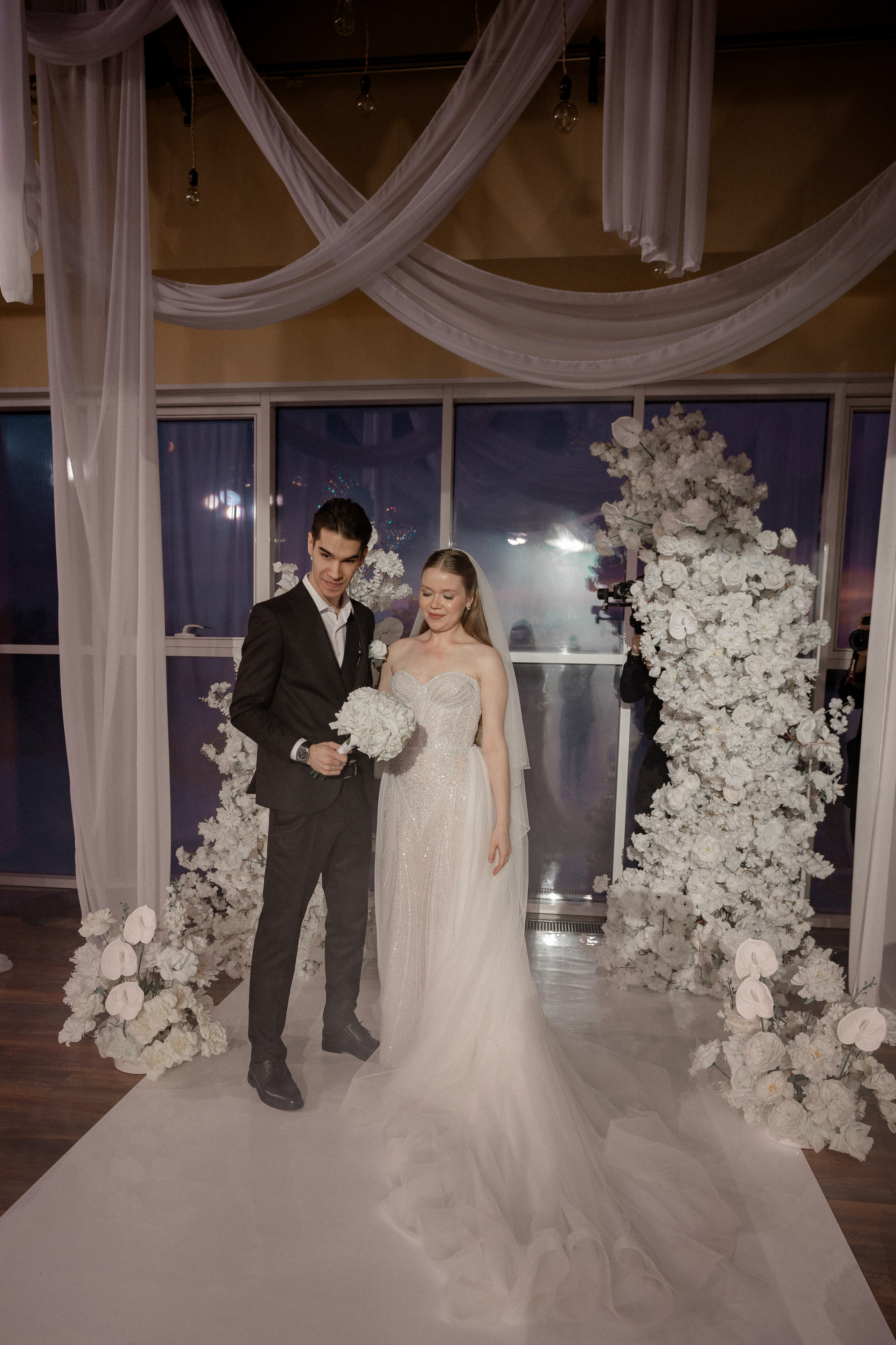 СВАДЕБНАЯ СЬЕМКА СБОРОВ В ОТЕЛЕ И ВЫЕЗД НА ЦЕРЕМОНИЮ (СНЯТО В СИБИРЕ В НИЖНЕВАРТОВСКЕ). Профессиональный фотограф, Санкт-Петербург — Виктория Богомолова