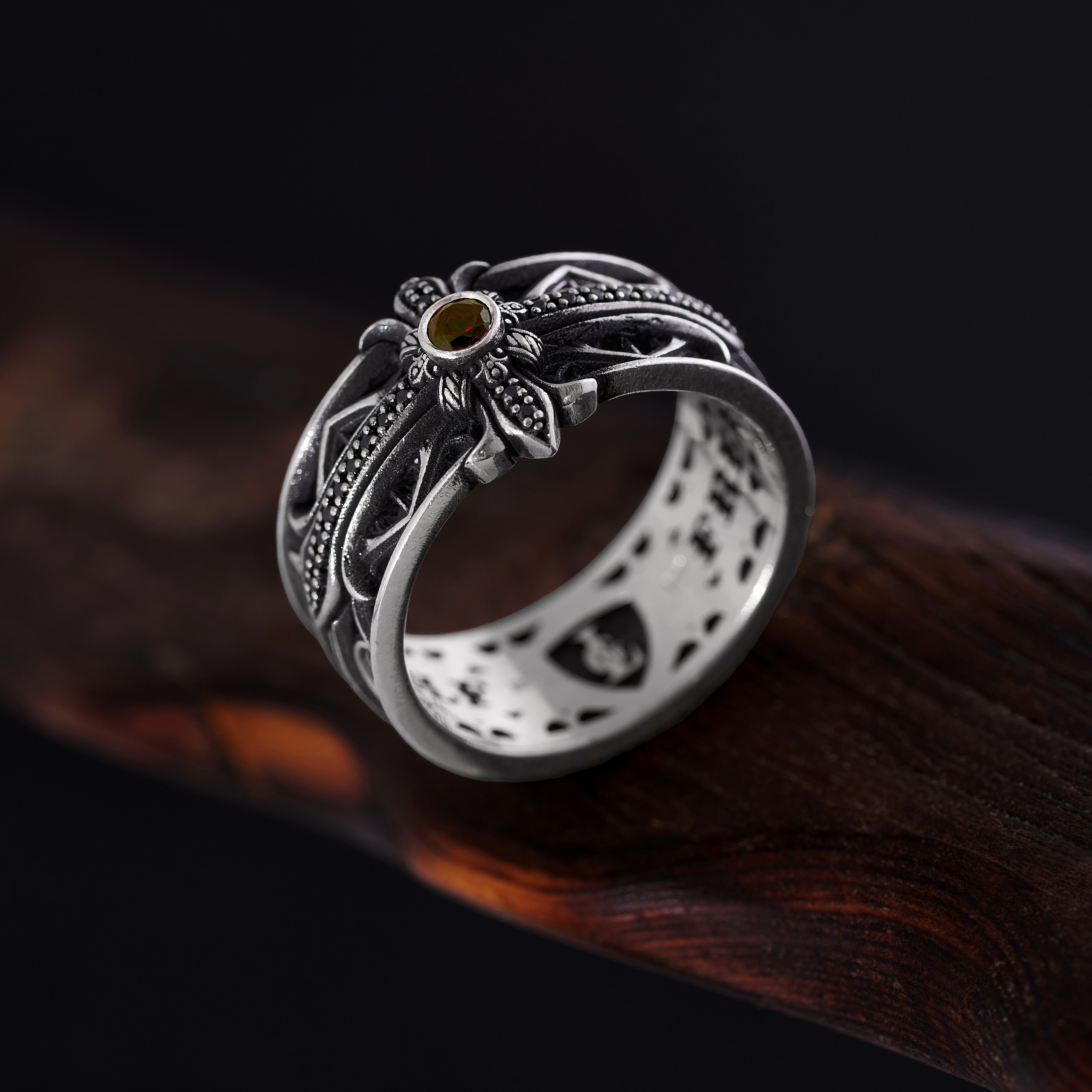 Ювелирная фотосъемка для ювелирного дома Григория лепса. Фуд — предметный фотограф в Москве