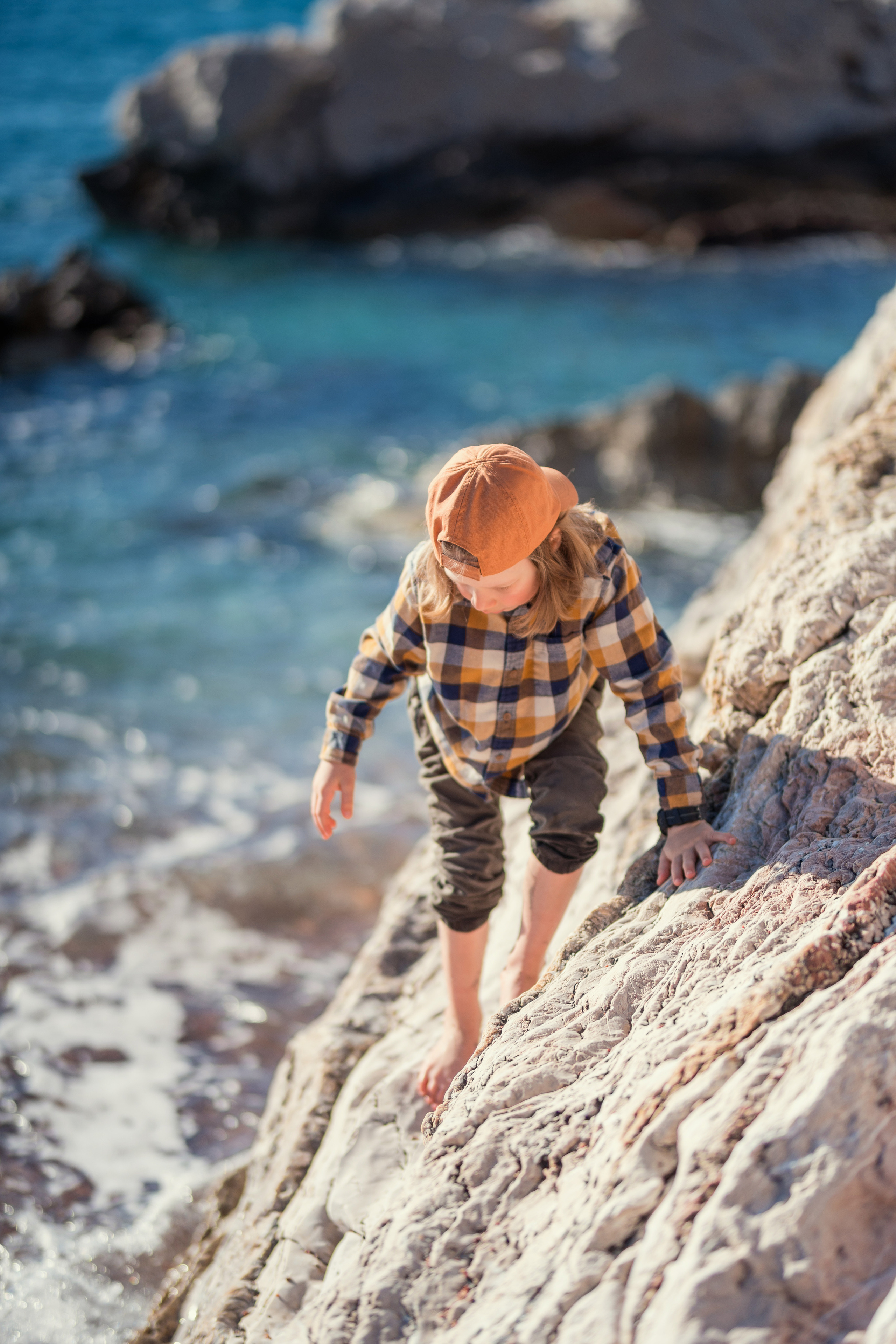 Фотосессия ребенка играющего на пляже Милочер в Черногории. Катя Халдеева Фотограф Саратов