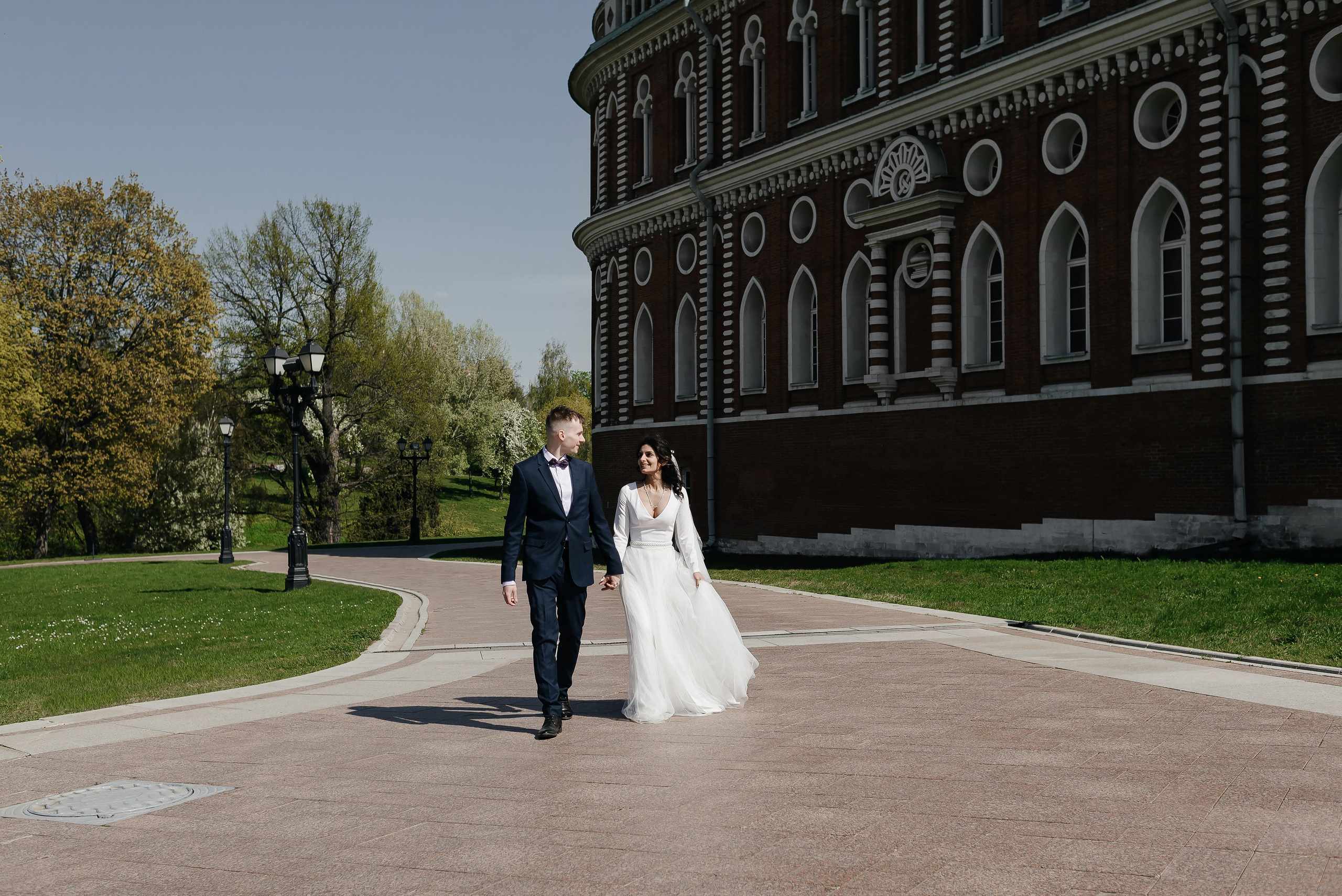 Прогулка молодоженов