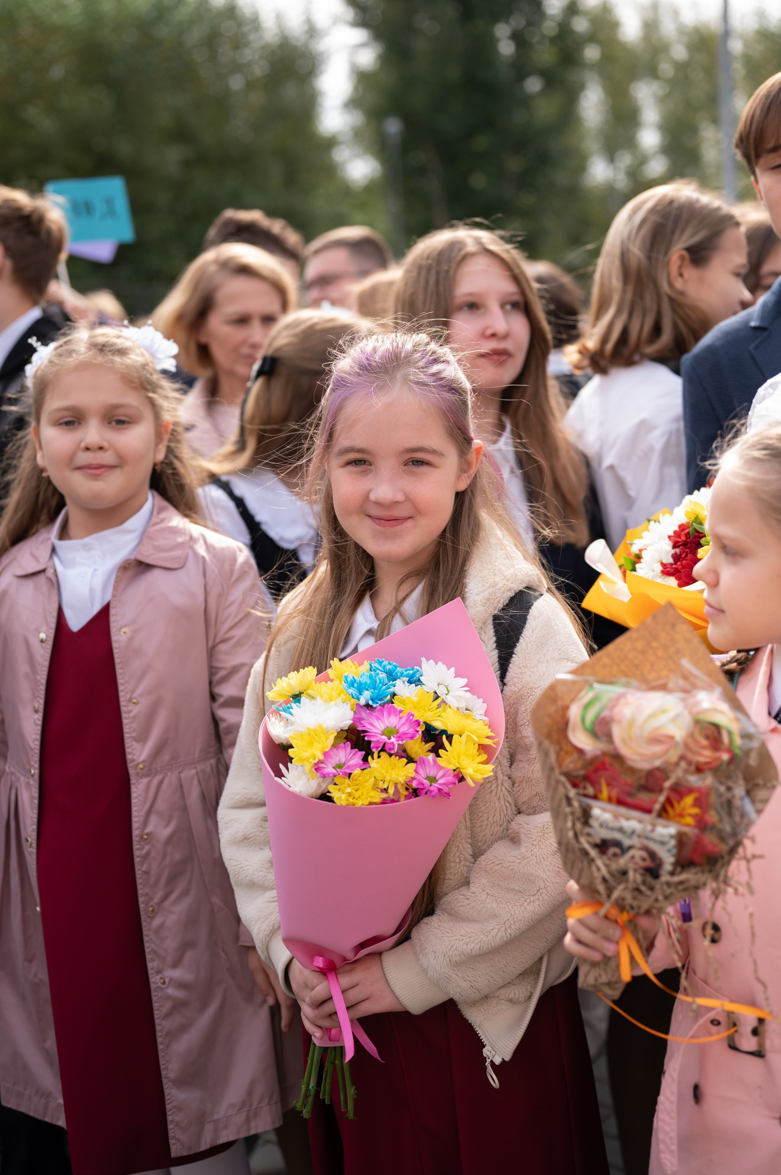 1 сентября 16 гимназия 2 класс (линейка + в классе+ на улице). Фотограф новорожденных, семейный детский в Тюмени Татьяна Морозова