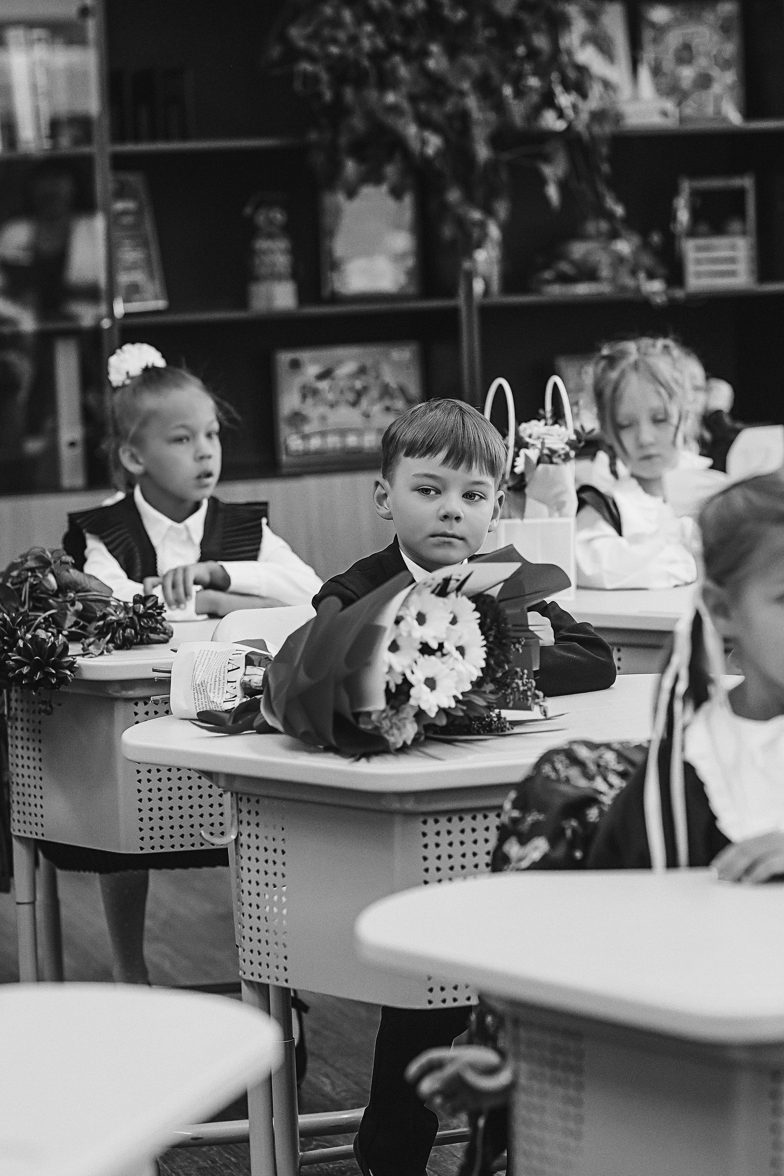 1 сентября линейка+кл час+портреты. Семейный фотограф Тюмень, фотограф на роды Салмина Мария