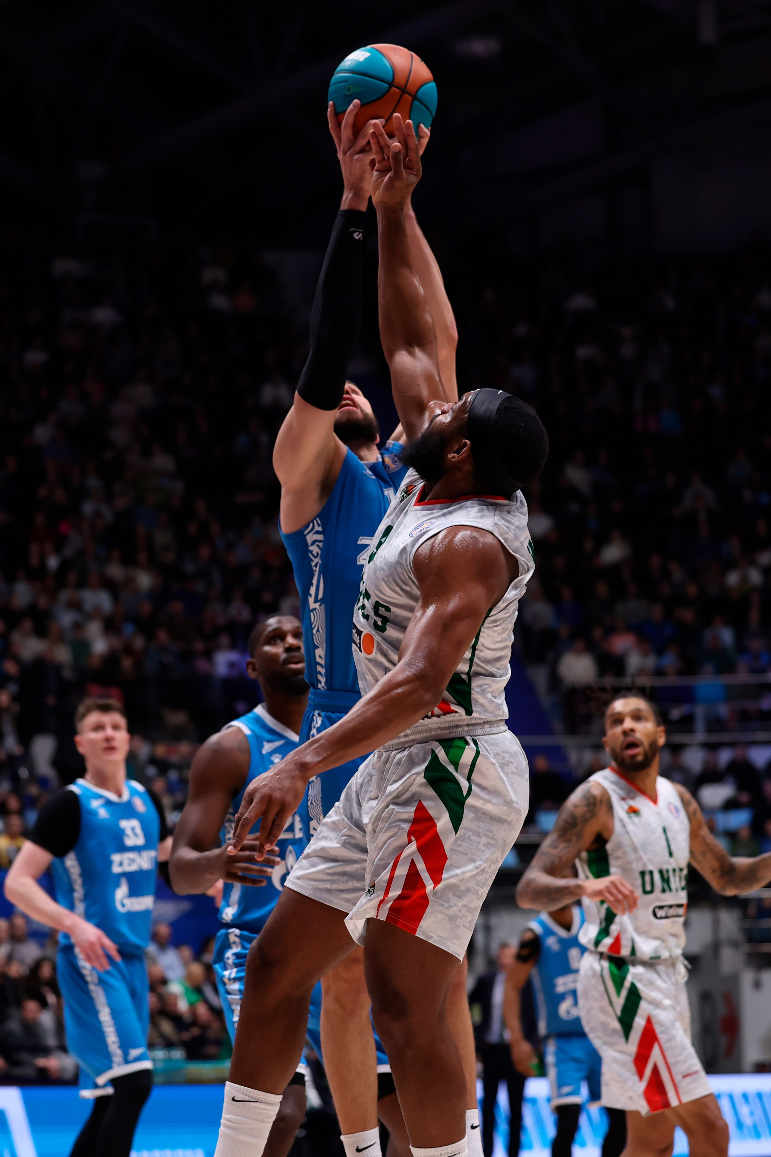 БК Зенит — БК Уникс 13.02.2025. Спортивный и репортажный фотограф Антон Тереханов
