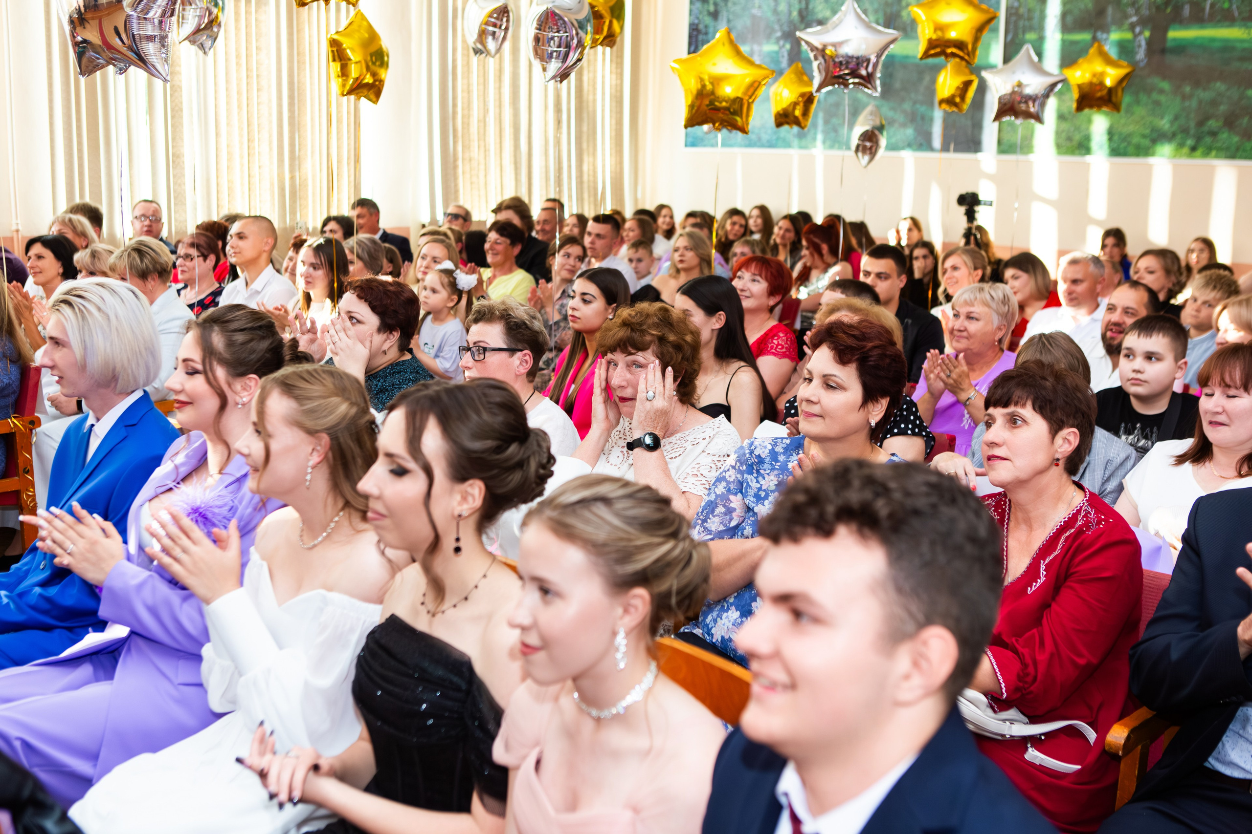 ВРУЧЕНИЕ ДИПЛОМОВ 2025 4 ШКОЛА Г.МЦЕНСК. Профессиональный фотограф в Мценске и Орловской области