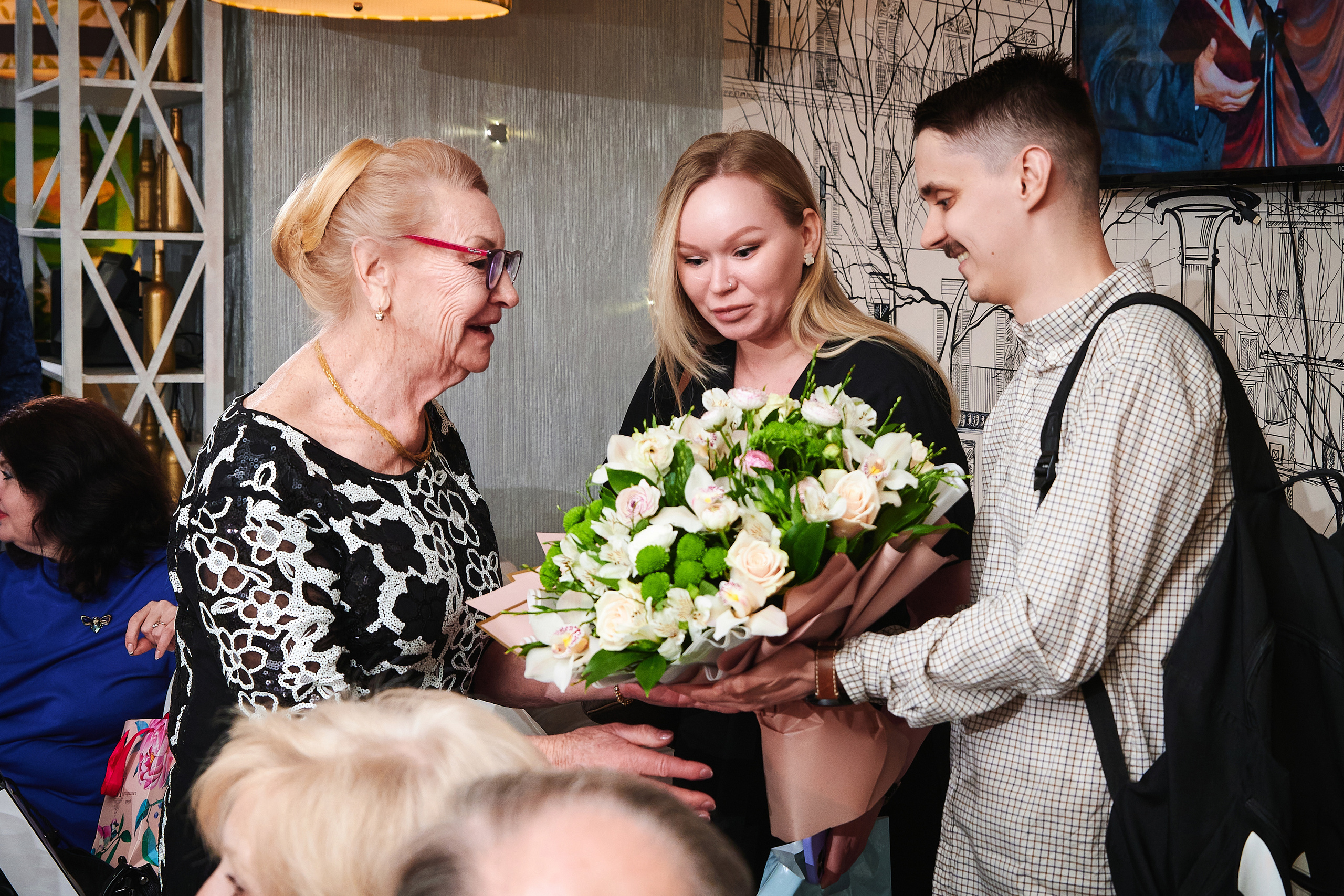 Фоторепортаж взрослые праздники, банкеты, корпоративы. Репортажный фотограф Георгий Коненков. Репортажная фотосъемка мероприятий. Goganaft.