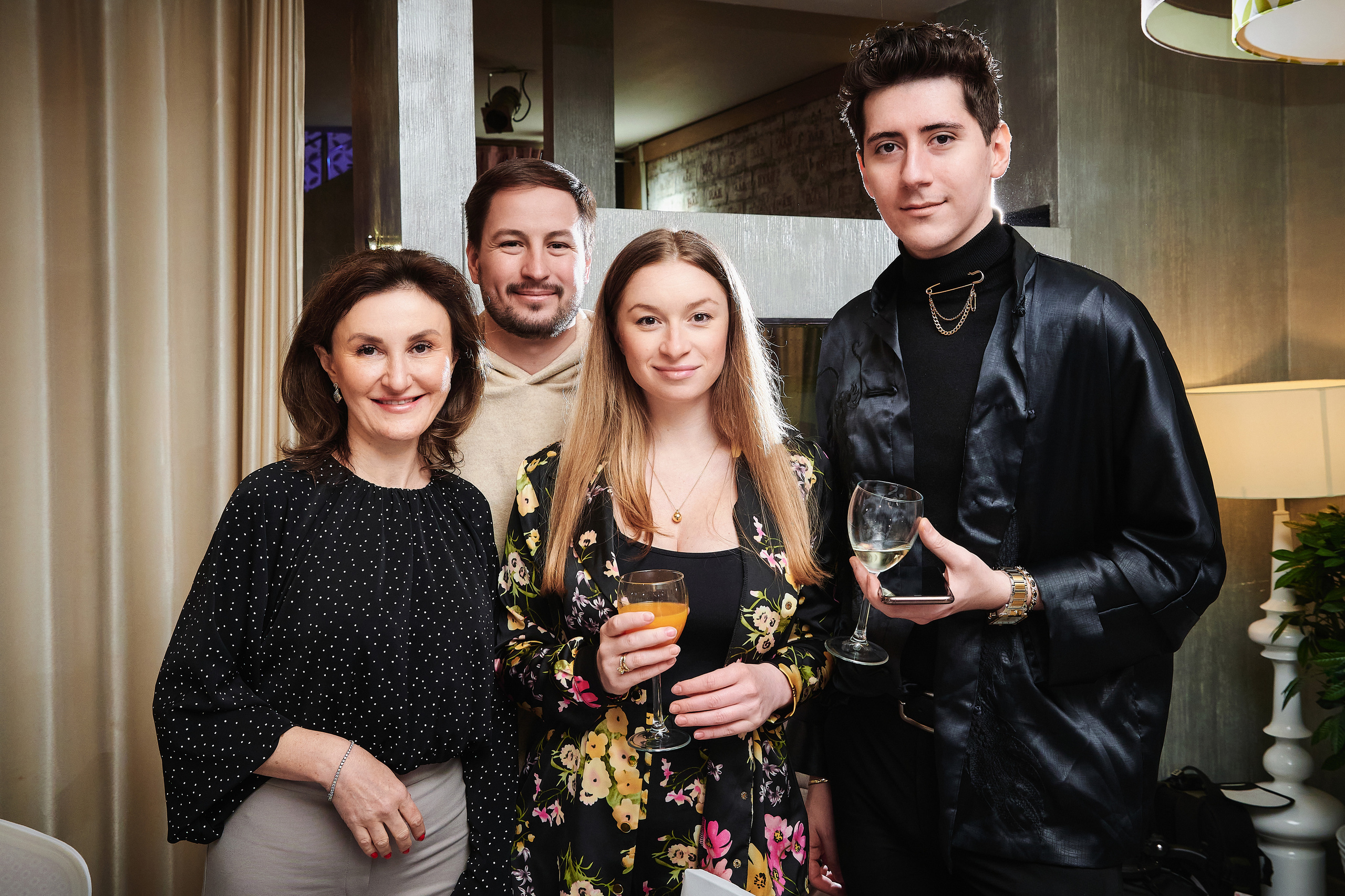 Фоторепортаж взрослые праздники, банкеты, корпоративы. Репортажный фотограф Георгий Коненков. Репортажная фотосъемка мероприятий. Goganaft.