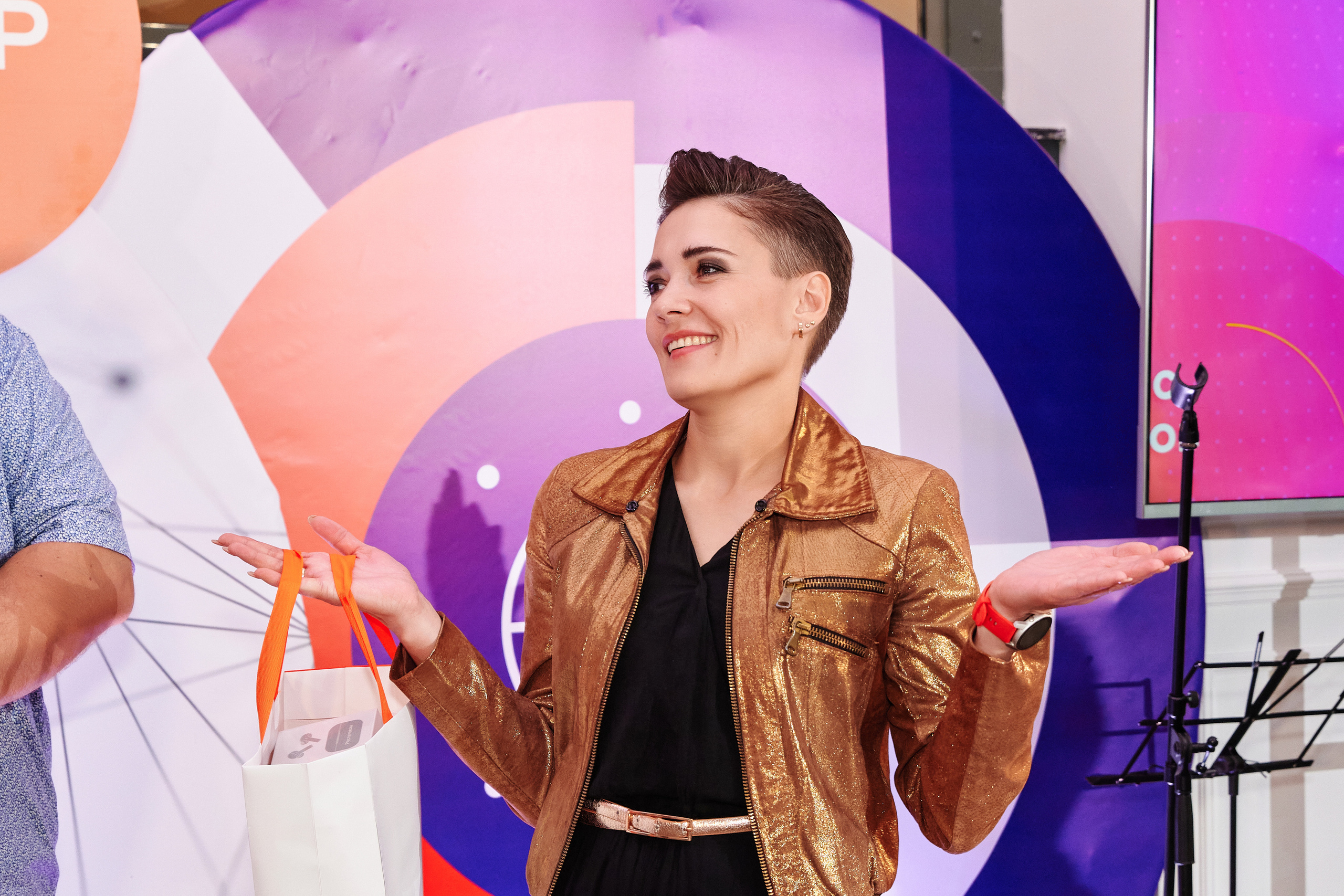 Репортажная фотосъёмка для ПАО «Ростелеком». XI конкурс журналистов и блогеров «Вместе в цифровое будущее». Фоторепортаж взрослые праздники, банкеты, корпоративы. Репортажный фотограф Георгий Коненков. Репортажная фотосъемка мероприятий. Goganaft.