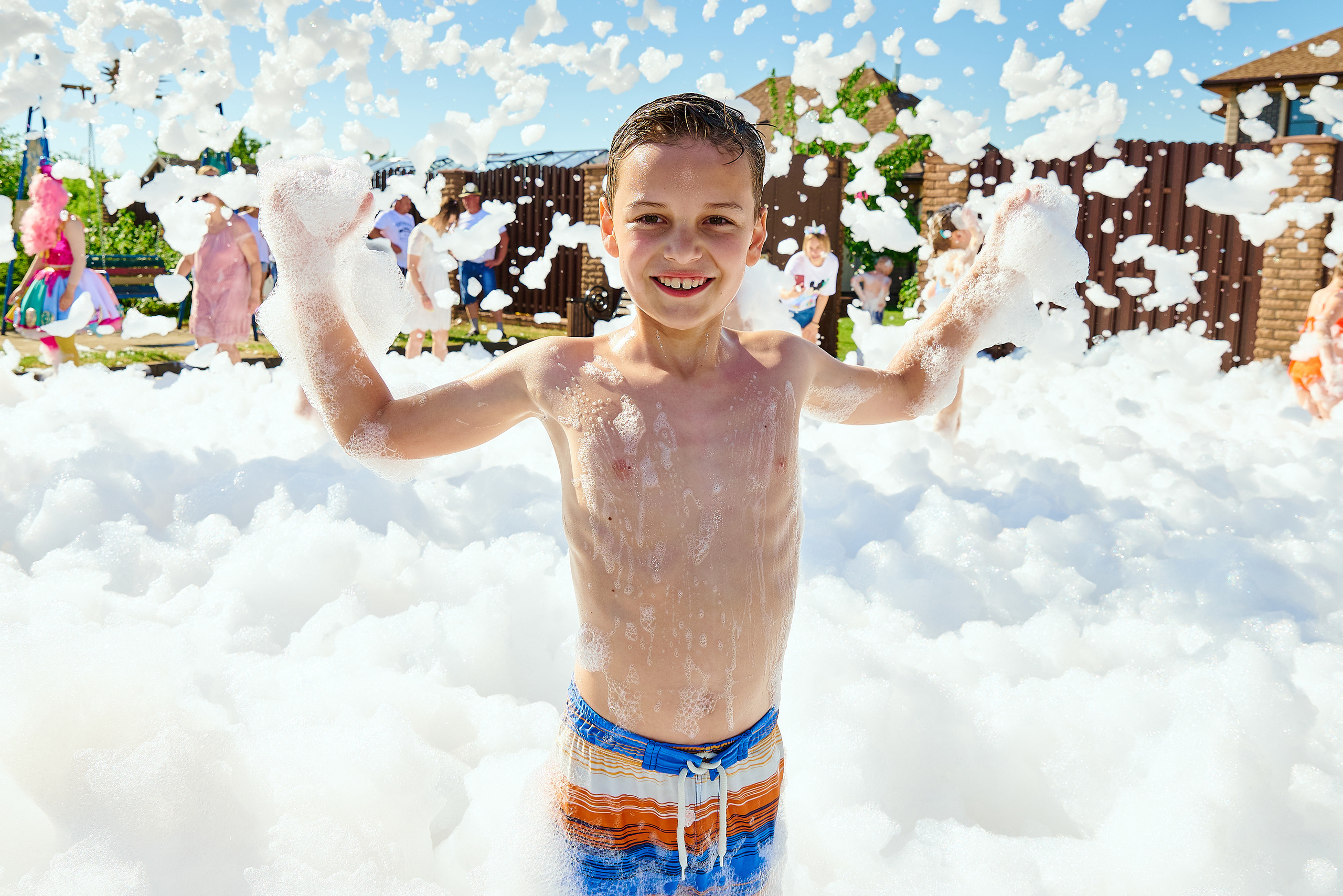 Фоторепортаж детские праздники. Репортажный детский фотограф Георгий Коненков. Пенная вечеринка. Goganaft goganaft.ru