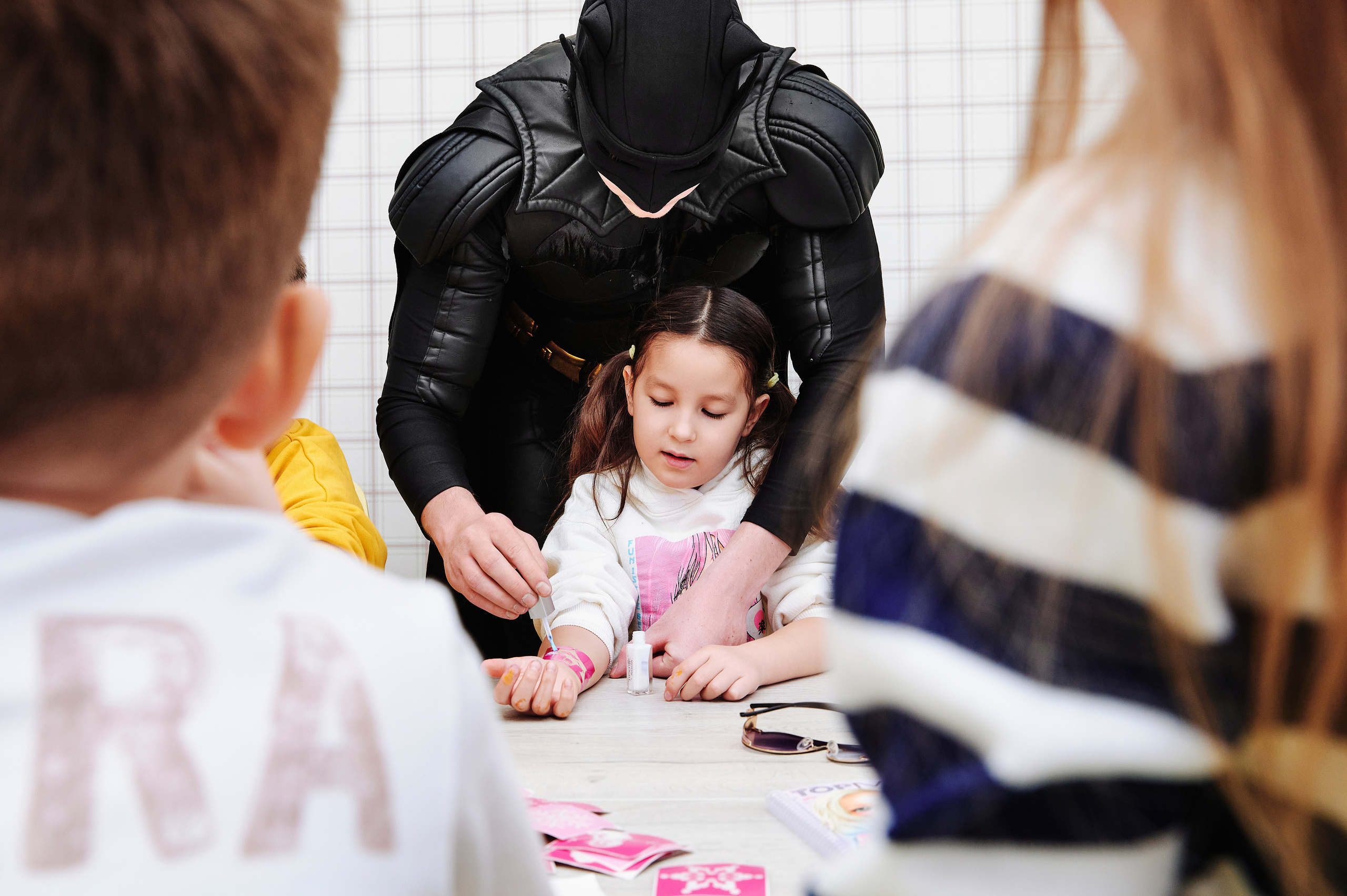 Репортажная фотосъёмка детских праздников. Фоторепортаж детские праздники. Репортажный детский фотограф Георгий Коненков. Goganaft goganaft.ru 