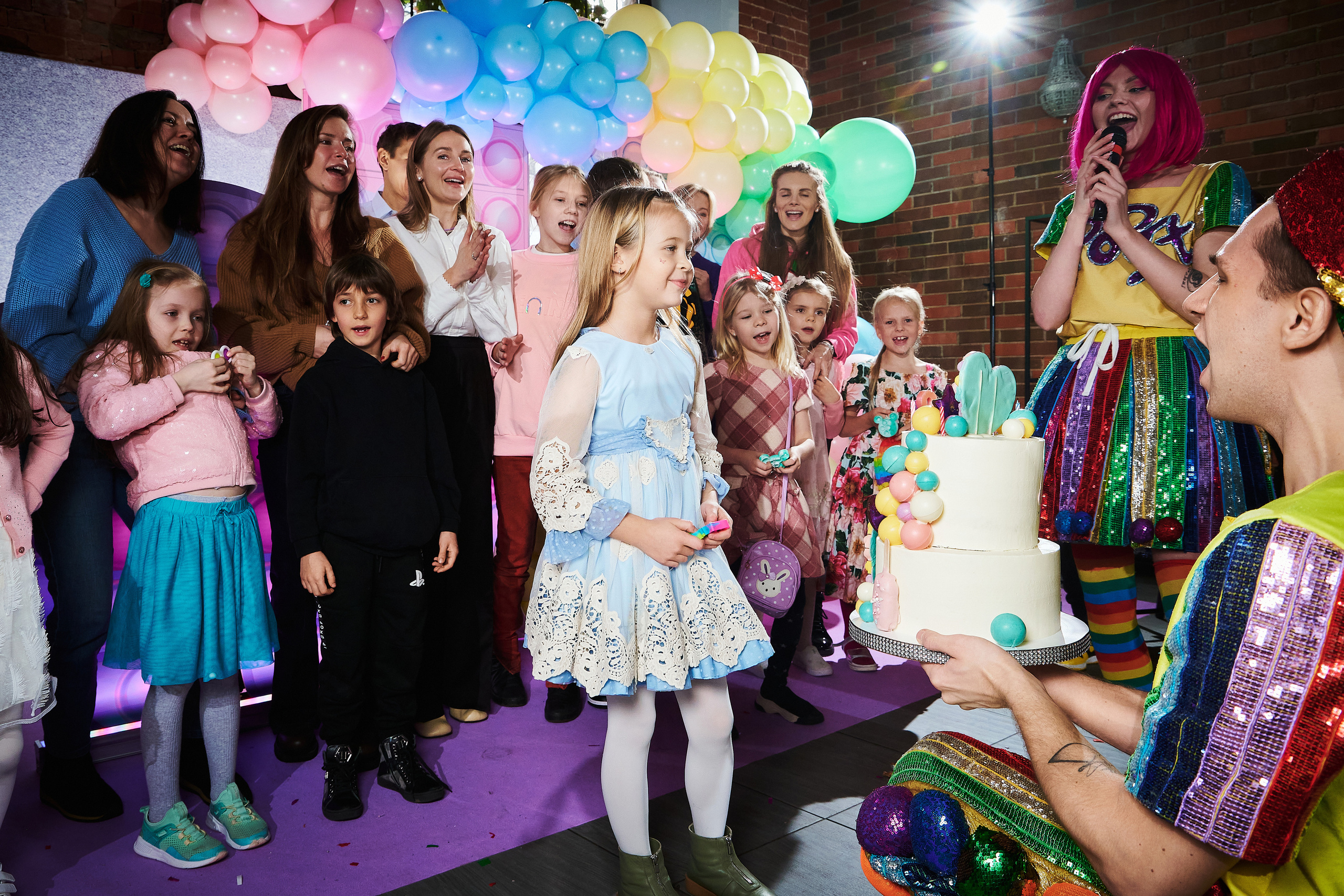 Репортажная фотосъёмка детских праздников. Фоторепортаж детские праздники. Репортажный детский фотограф Георгий Коненков. Goganaft goganaft.ru 