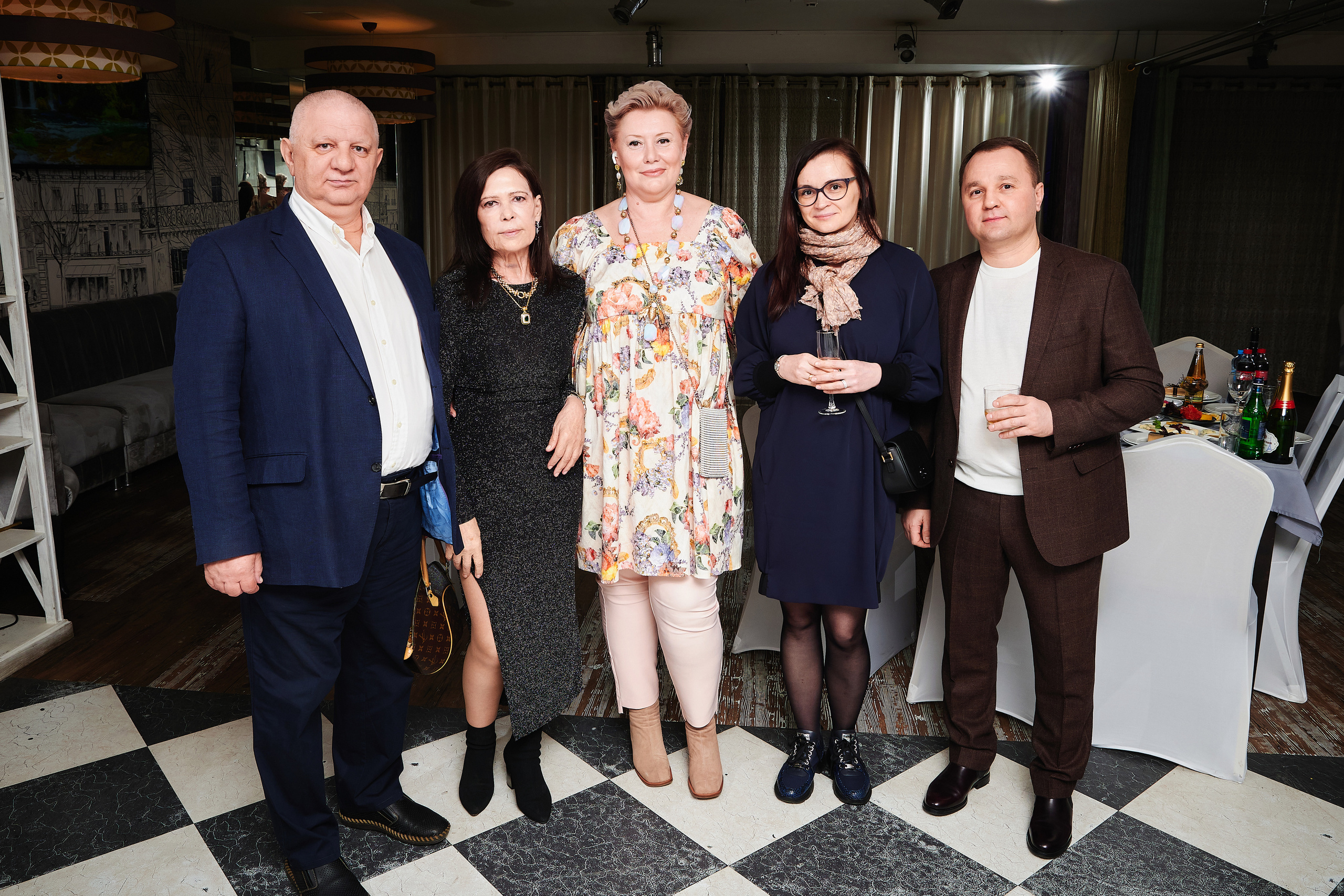 Фоторепортаж взрослые праздники, банкеты, корпоративы. Репортажный фотограф Георгий Коненков. Репортажная фотосъемка мероприятий. Goganaft.