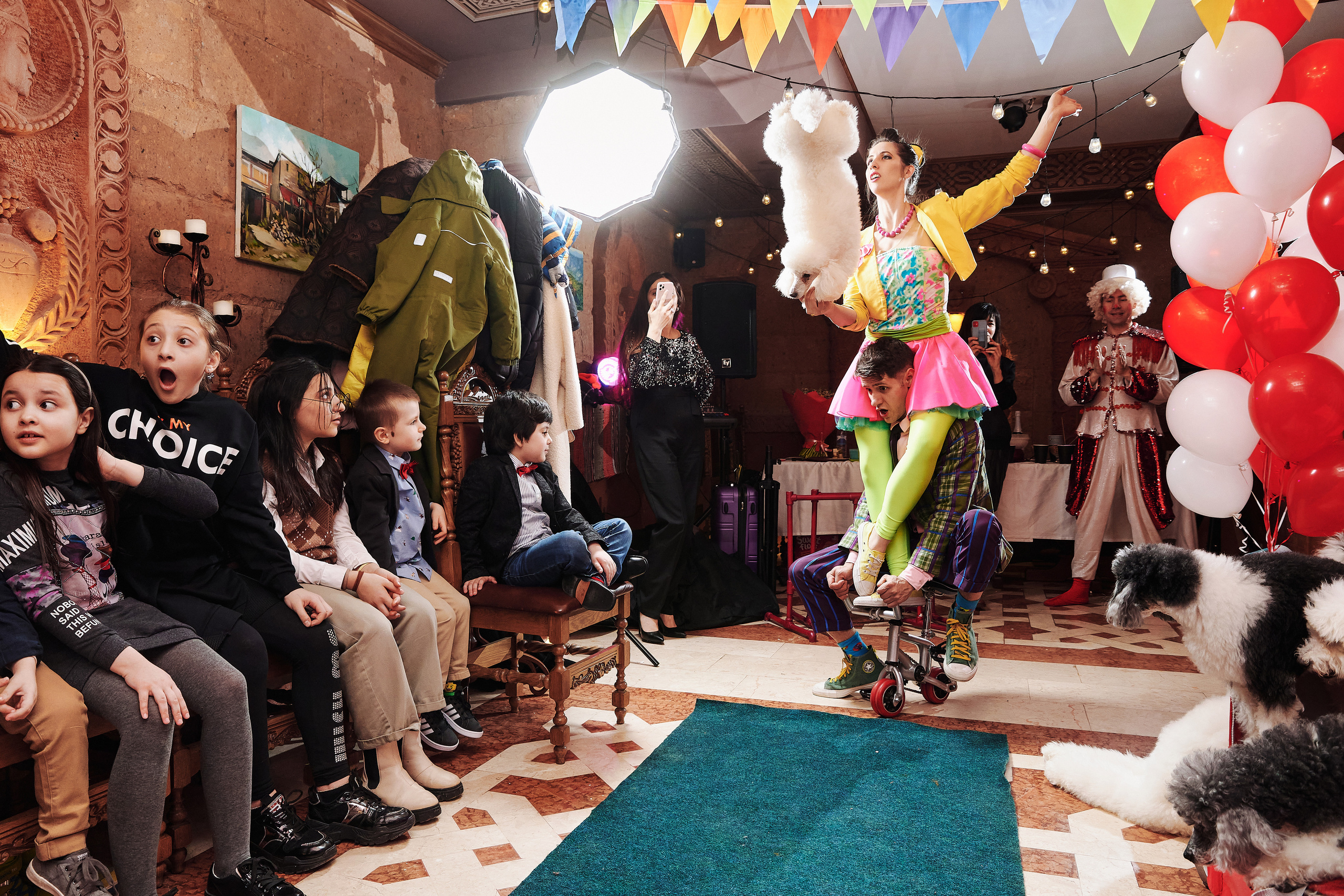 Репортажная фотосъёмка детских праздников. Фоторепортаж детские праздники. Репортажный детский фотограф Георгий Коненков. Goganaft goganaft.ru 