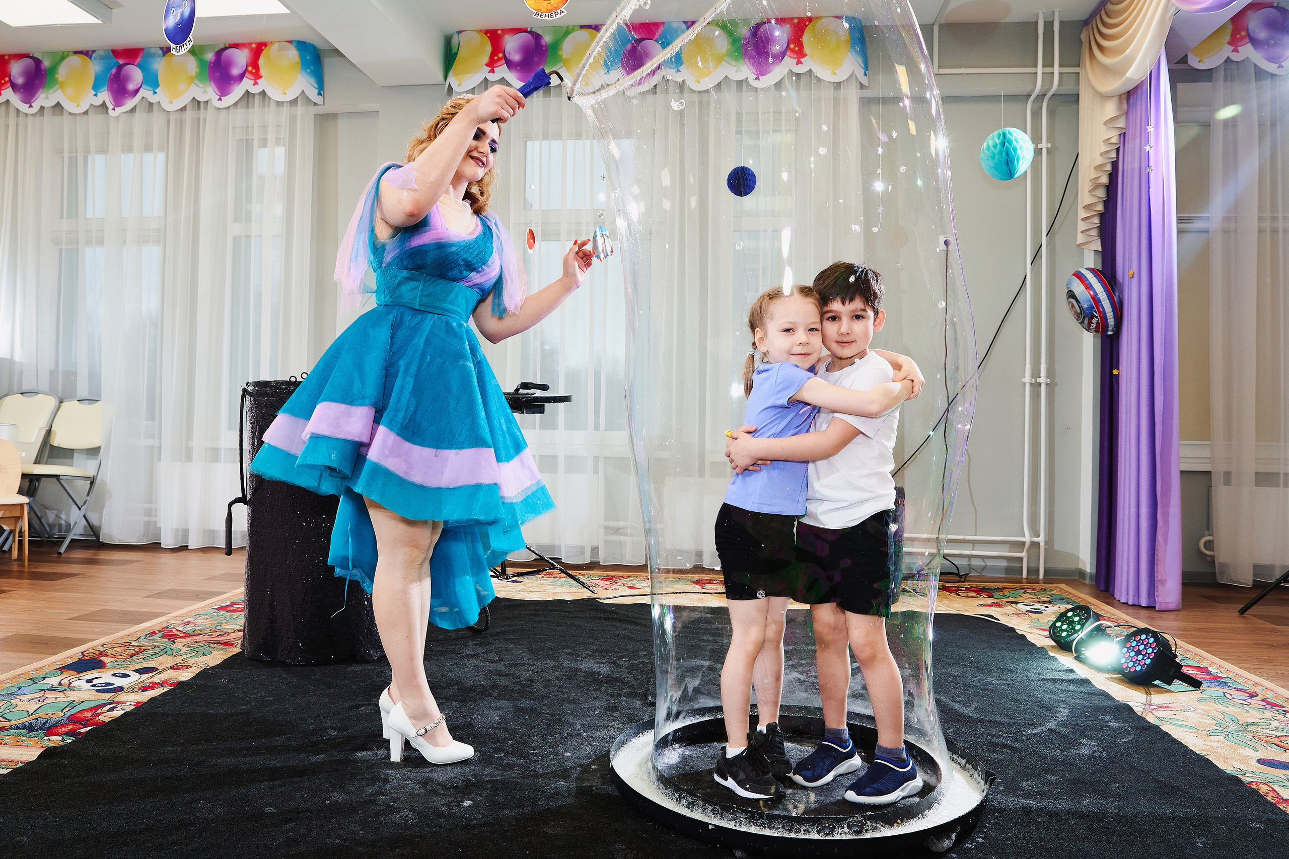 Репортажная фотосъёмка детских праздников. Фоторепортаж детские праздники. Репортажный детский фотограф Георгий Коненков. Goganaft goganaft.ru 