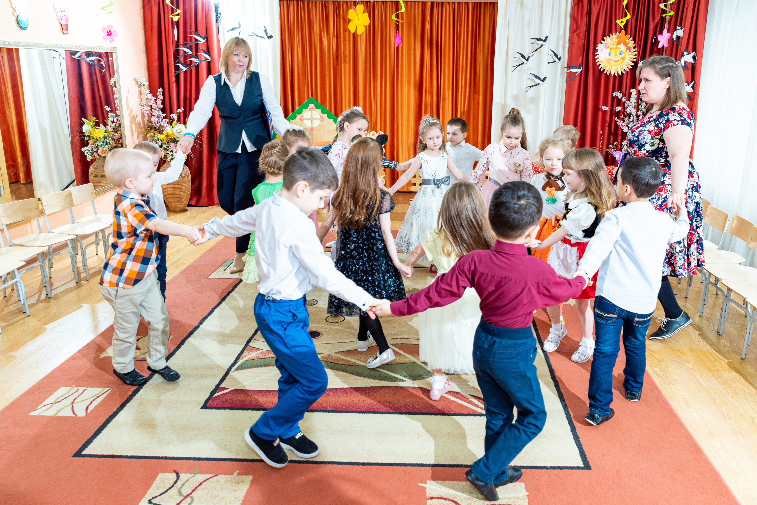Фоторепортаж детские праздники. Утренник в детском саду. Выпускной в детском саду. Репортажный детский фотограф Георгий Коненков. Детский сад. Goganaft. 