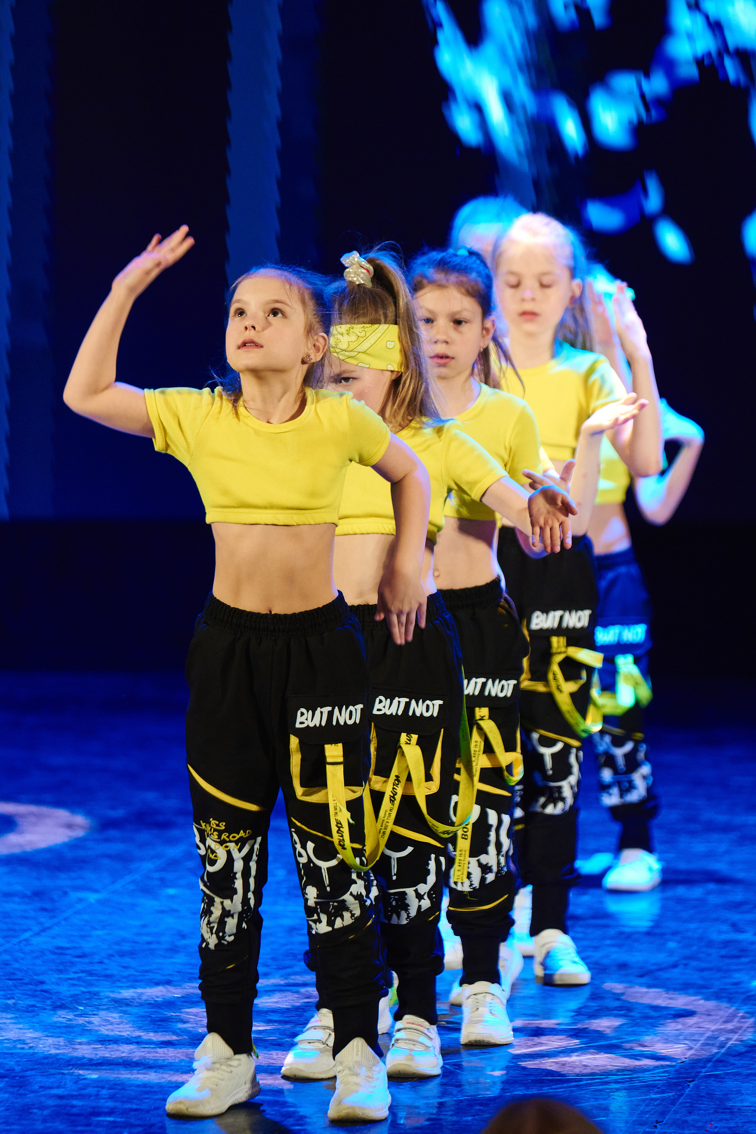 Фоторепортаж с концерта. Танцевальная студия. Репортажный фотограф Георгий Коненков. Репортажная фотосъемка мероприятий. Goganaft.