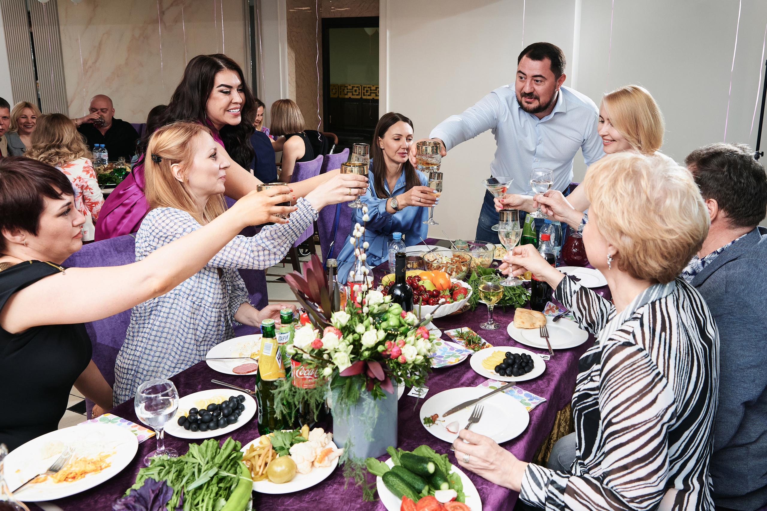 Фоторепортаж взрослые праздники, банкеты, корпоративы. Репортажный фотограф Георгий Коненков. Репортажная фотосъемка мероприятий. Goganaft.