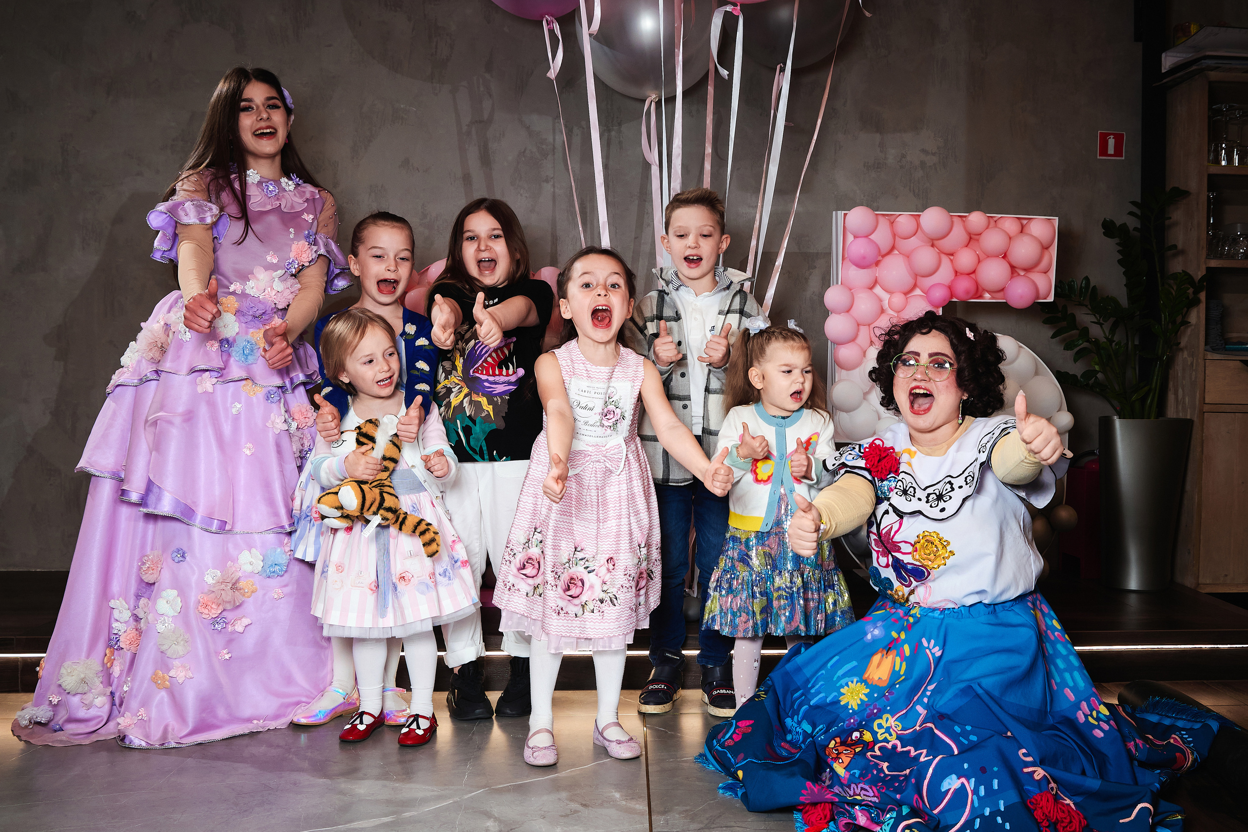 Репортажная фотосъёмка детских праздников. Фоторепортаж детские праздники. Репортажный детский фотограф Георгий Коненков. Goganaft goganaft.ru 