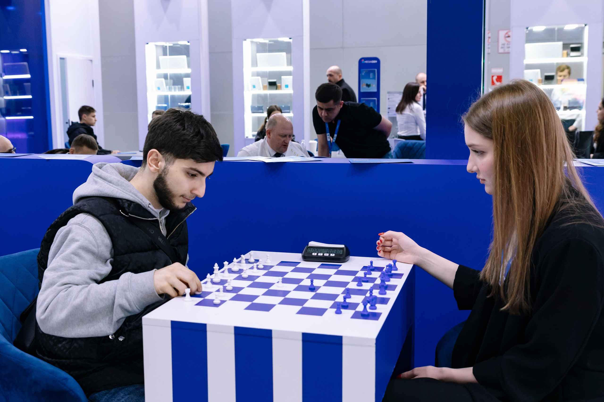 Стоматологическая выставка Dental Salon 2026. Профессиональный фотограф в Москве | Заказать фотосессию и съемку