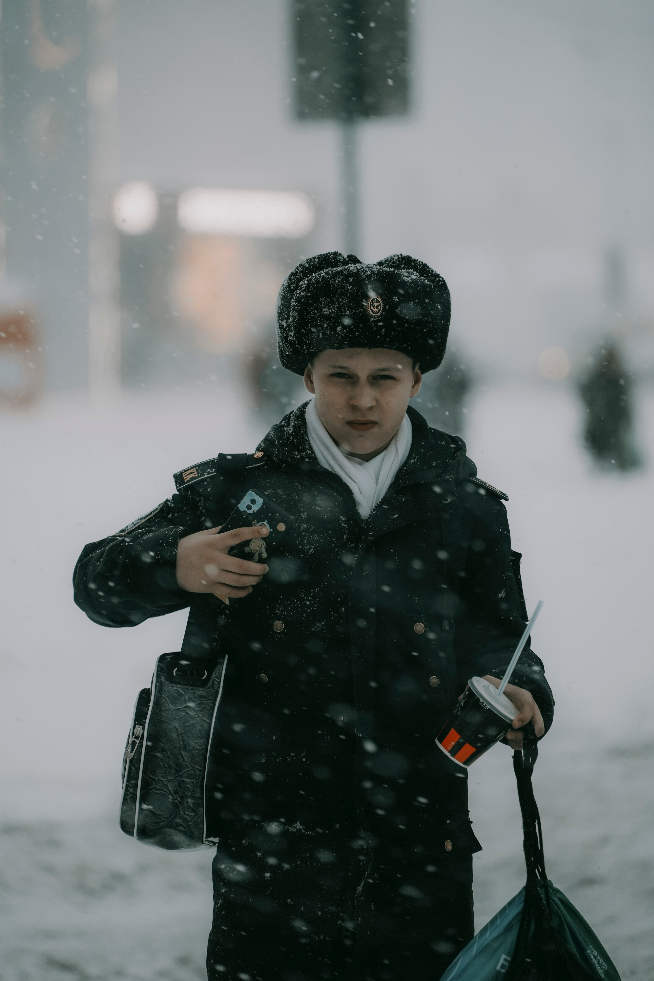 2024. Стрит-фотография, полная абсурда, идиотизма и красоты