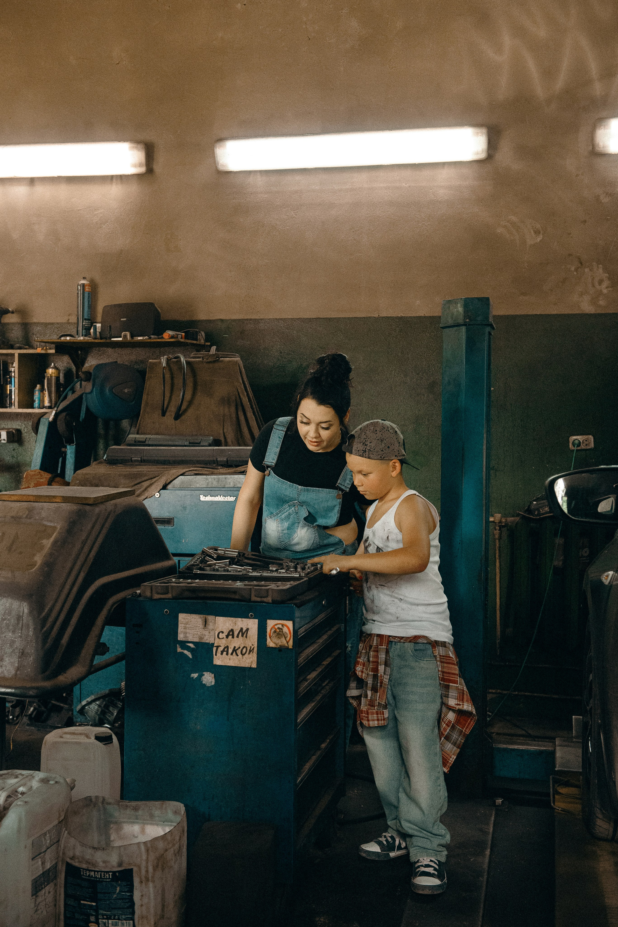 Гараж. Римма Гусакова. Выпускные фотокниги. Детские и семейные фотосессии