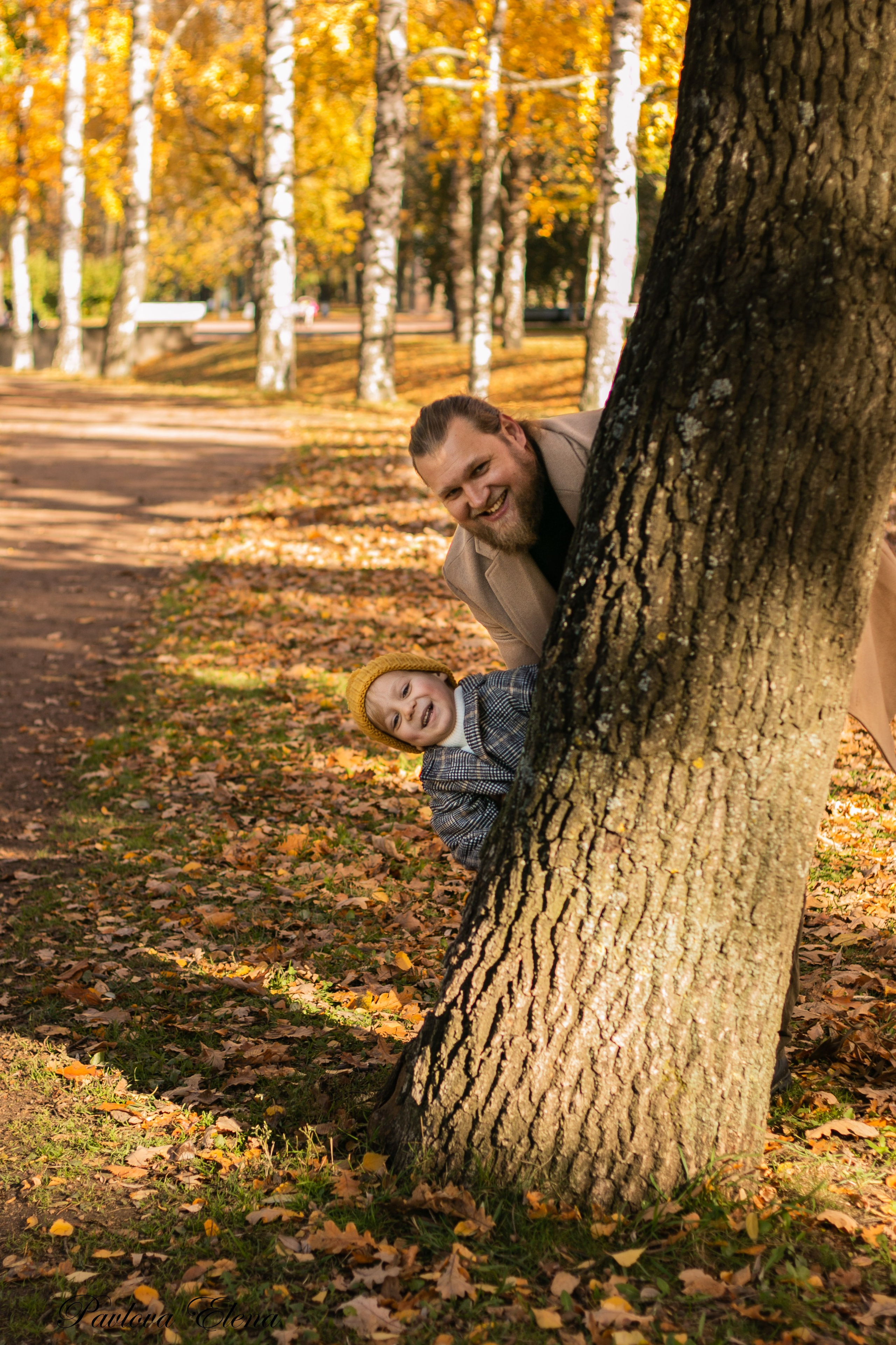 Гоша с папой. Осенняя фотосессия папы с сыном в Парке Победы. Семейный и детский фотограф в Санкт-Петербурге Павлова Елена