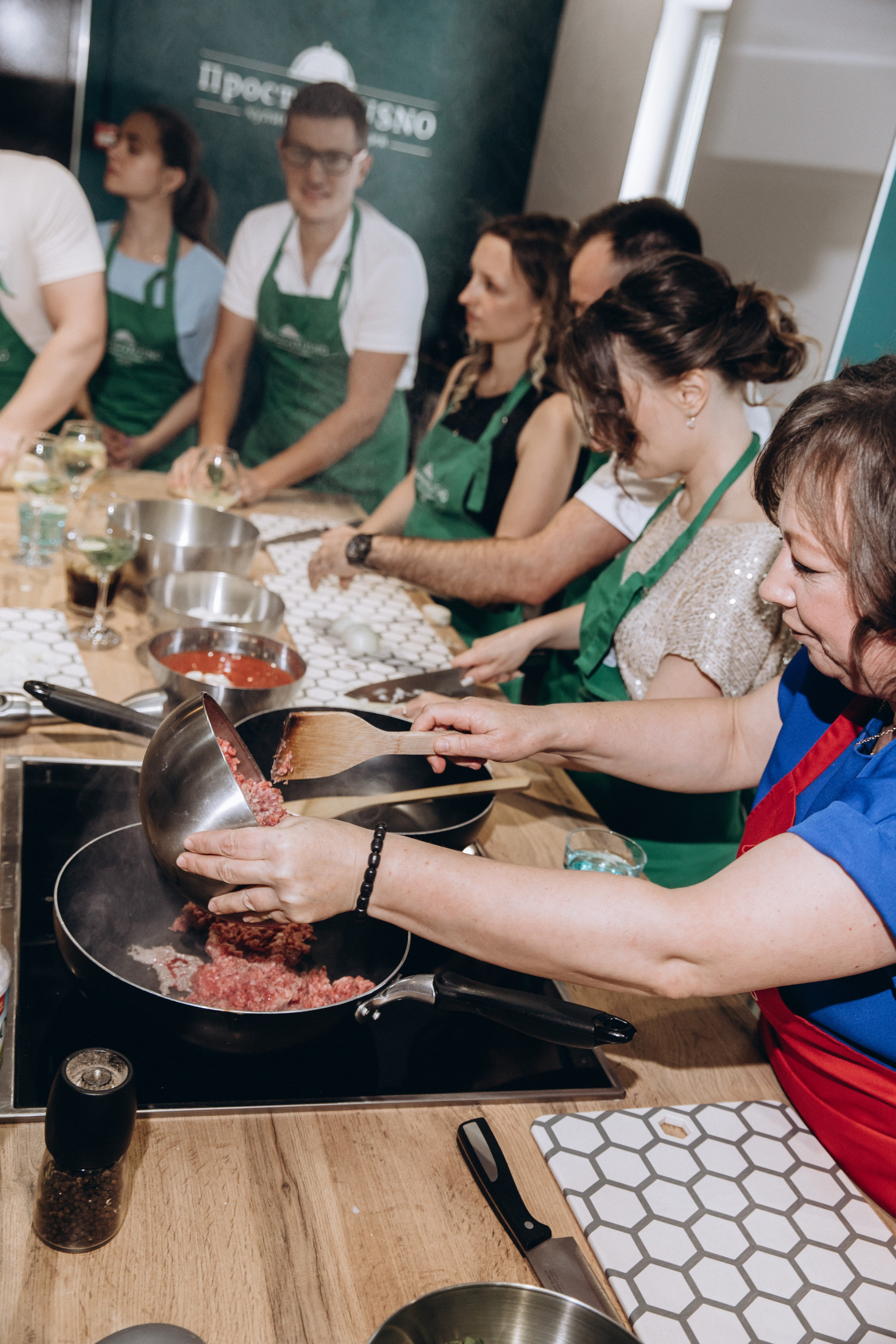 Рецепт праздника: семья, друзья + лазанья, смех и парфе. Семейный фотограф в Москве, Щелково, Фрязино _ Виктория Степанова