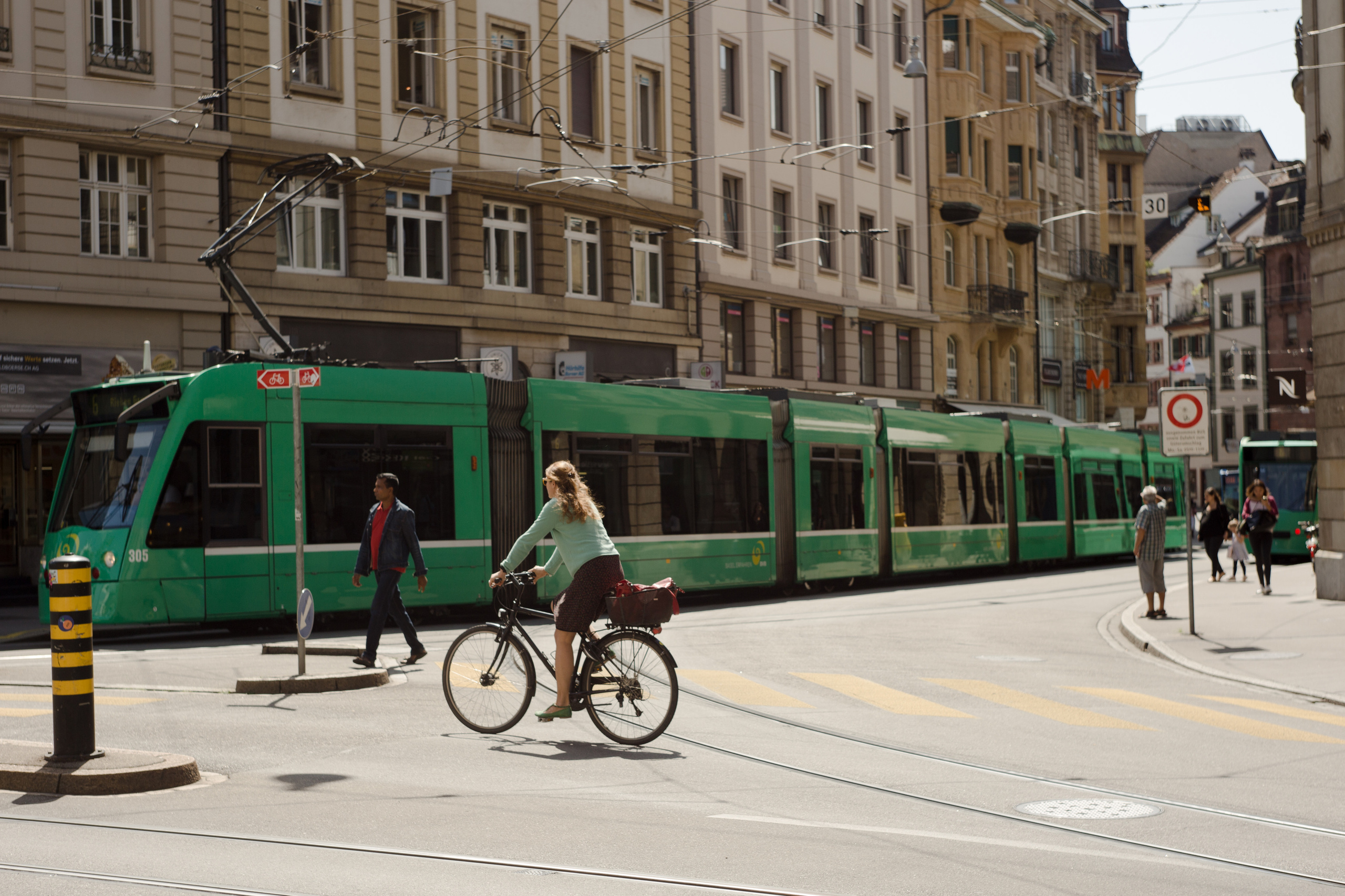 Switzerland (Zurih. Geneva. Basel. Luzern. Bern). Wedding Event ART Photographer