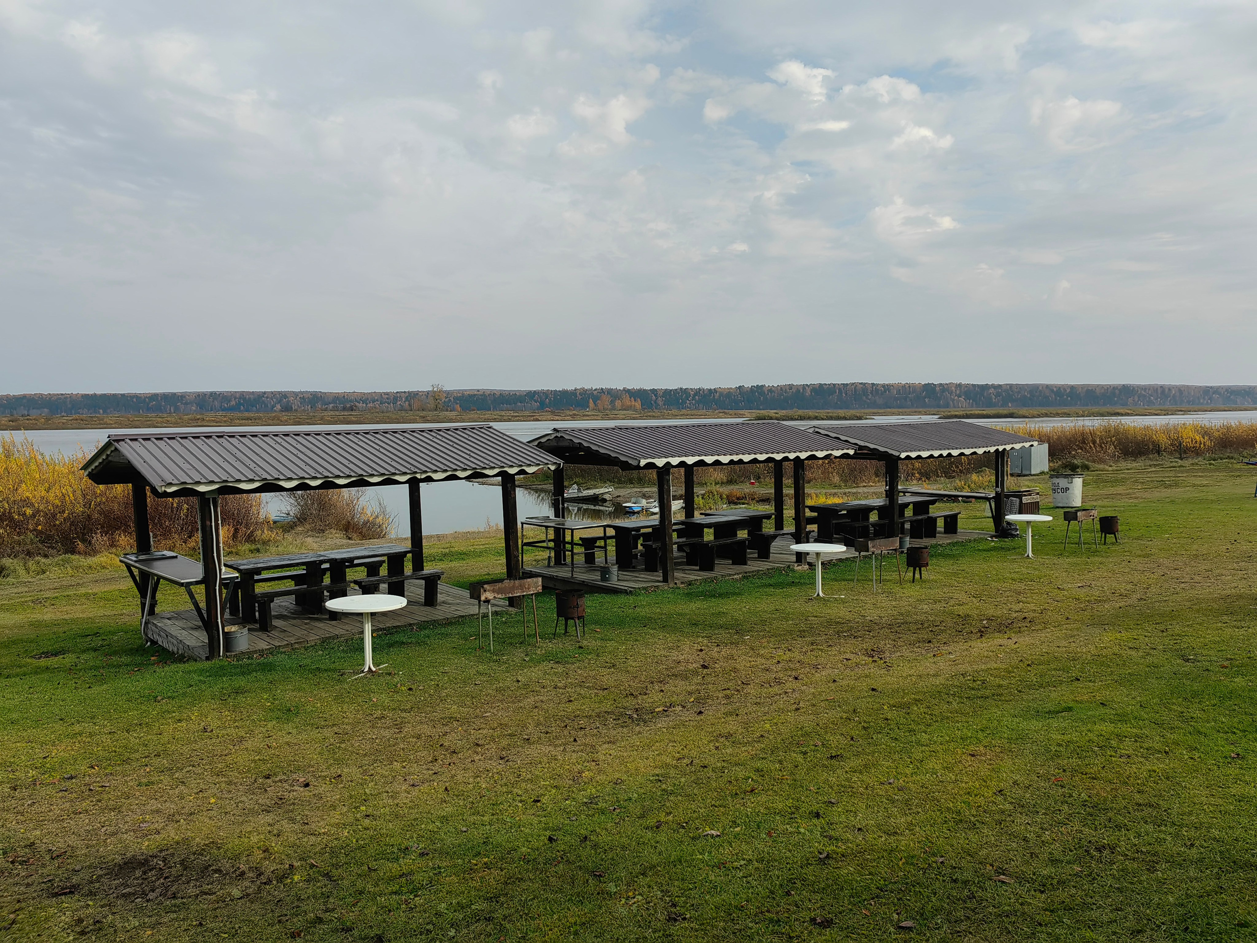 Енисей рыбная заимка рыбалка экскурсии Енисейск Красноярск аренда микроавтобуса трансфер индивидуальный тур фото дегустация рыбных блюд интересные места что посмотреть куда сходить что посетить достопримечательности в Енисейске фототур  цена заказать экскурсию программа маршрут смотровые площадки видовые красивые места путешествие туристический маршрут 