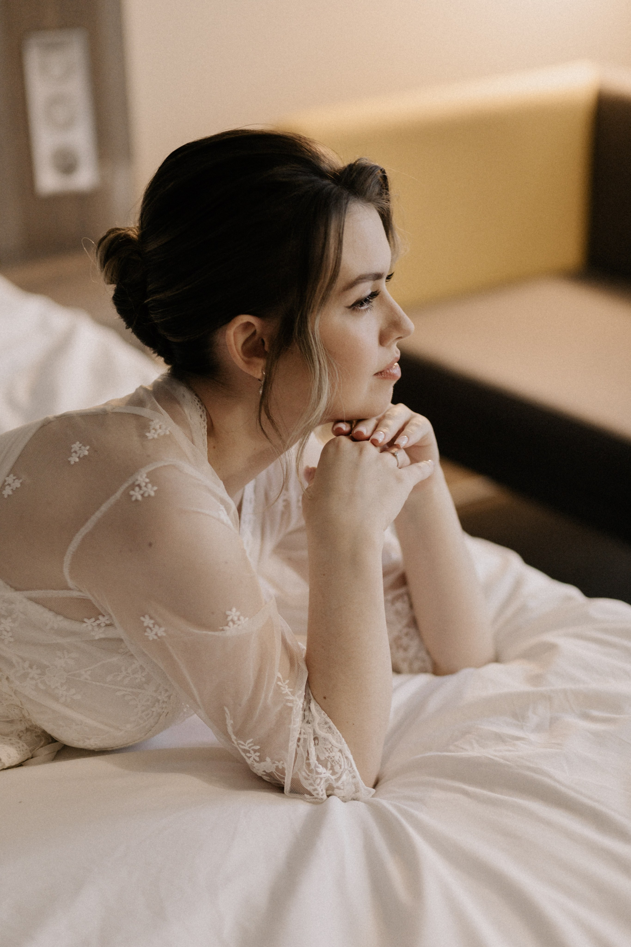 Ксюша и Илья. Утро в отеле роспись в Birds. Свадебный и портретный фотограф в Москве Анастасия Масюк