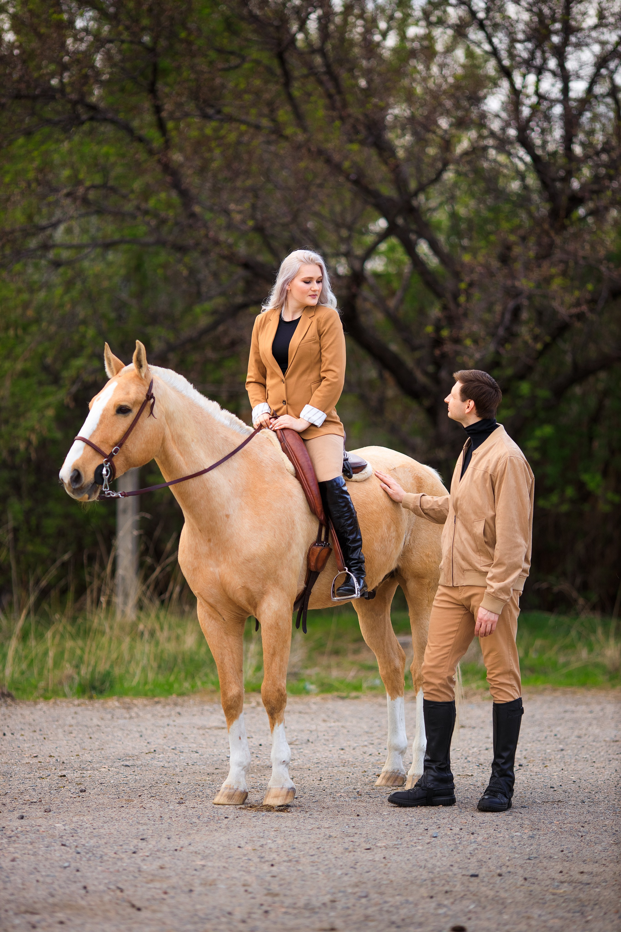 LoveStory с лошадью в Алматы. Свадебный и семейный фотограф в Алматы Алексей Балышев