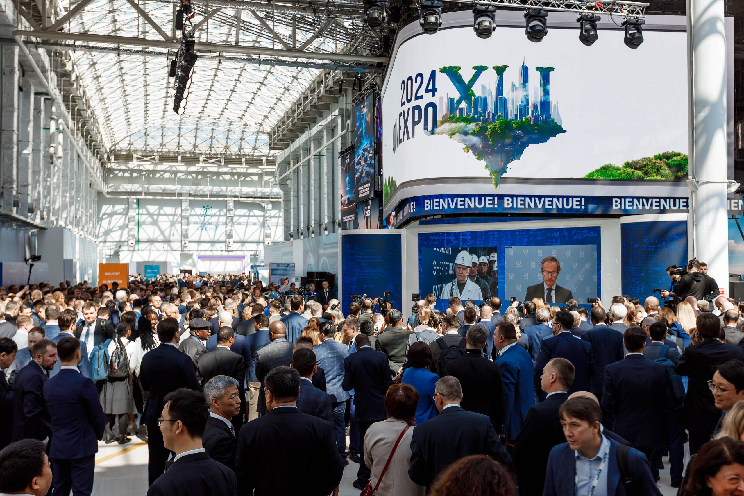 Подписания соглашений на форуме ATOM EXPO XIII 2024 в Сириусе. Репортажный фотограф в Москве, Сочи и Санкт-Петербурге