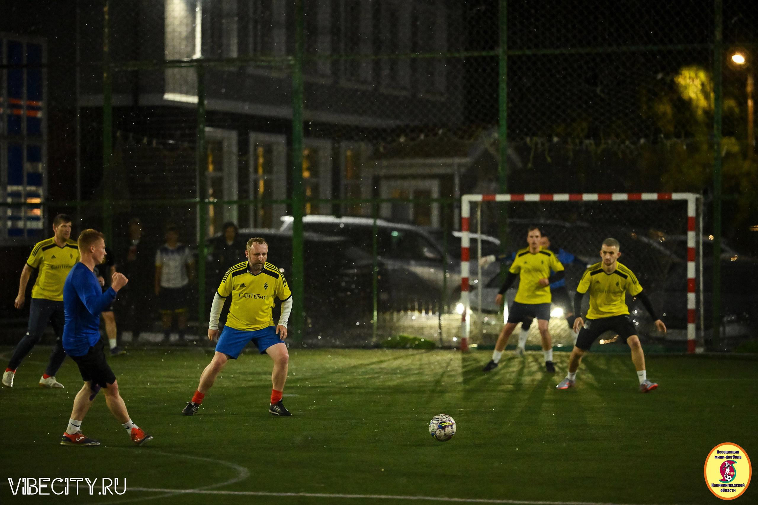 ИГРЫ МИНИ-ФУТБОЛЬНОЙ И КОРПОРАТИВНОЙ ЛИГИ. VIBECITY.RU Вайб Сити Ру Фоторепортажи Фотоотчеты Калининград