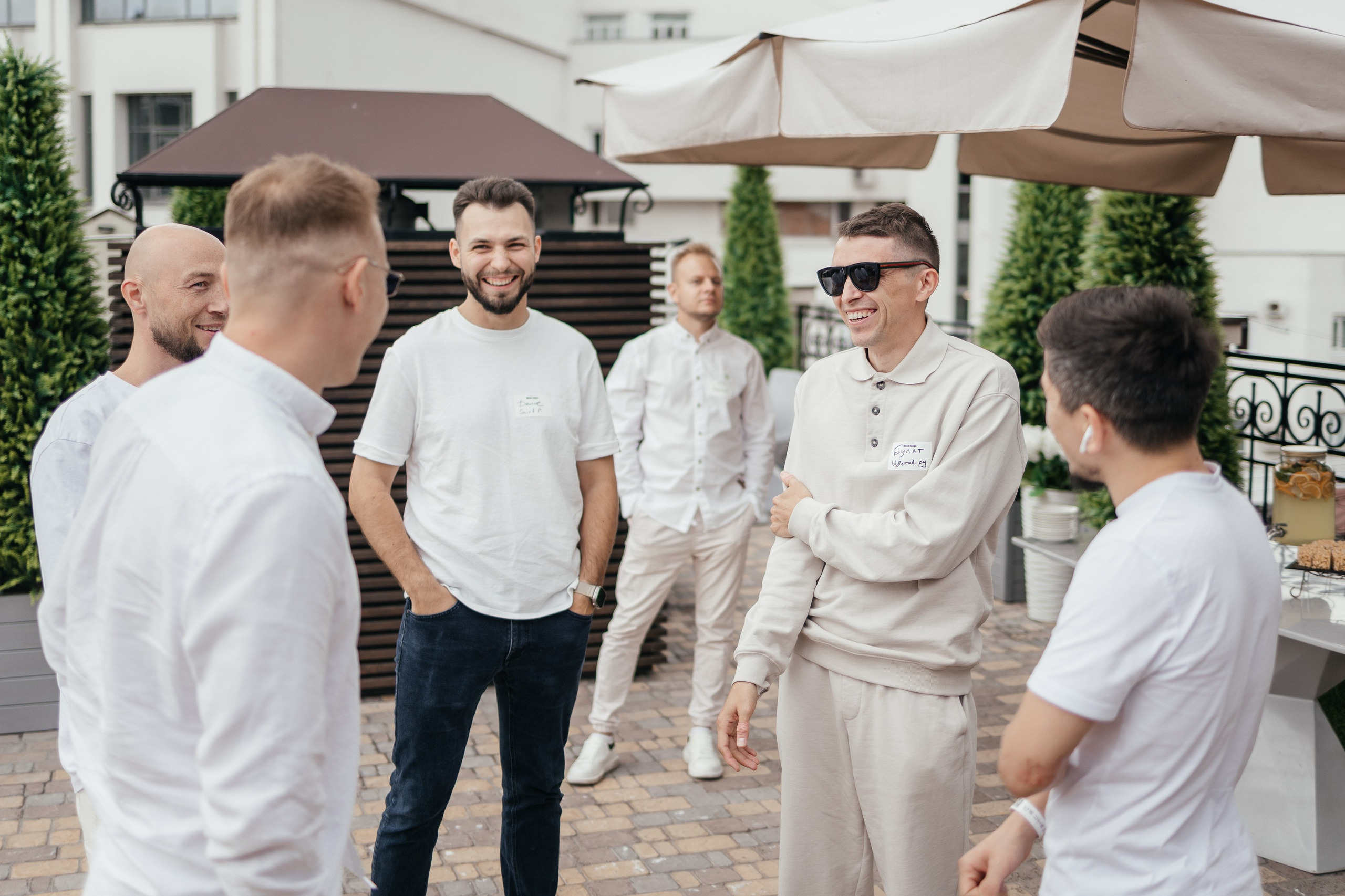 СЭНСЭЙ — бизнес клуб. Портретный и репортажный фотограф в Казани Максим Сипачев